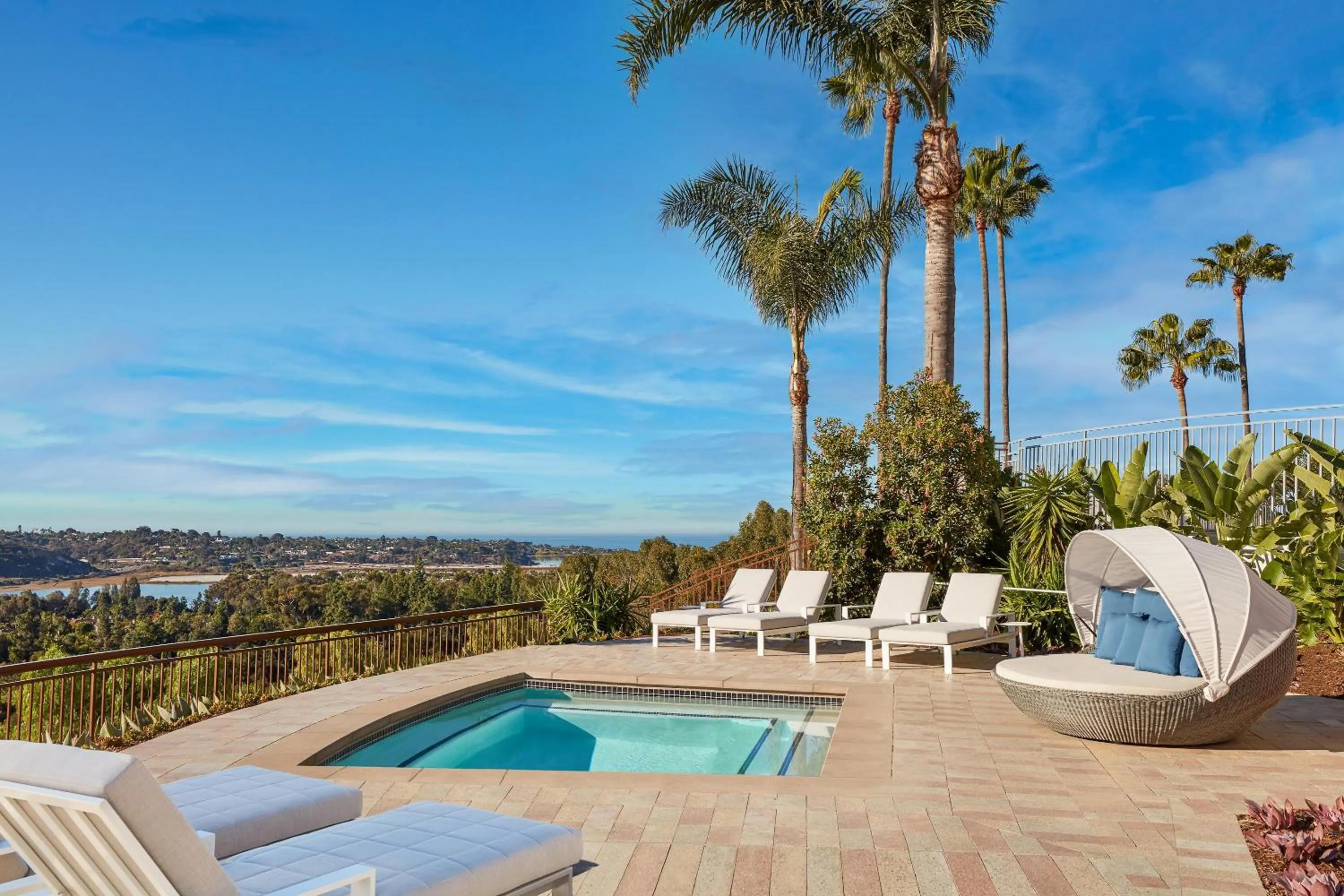Swimming pool in Park Hyatt Aviara