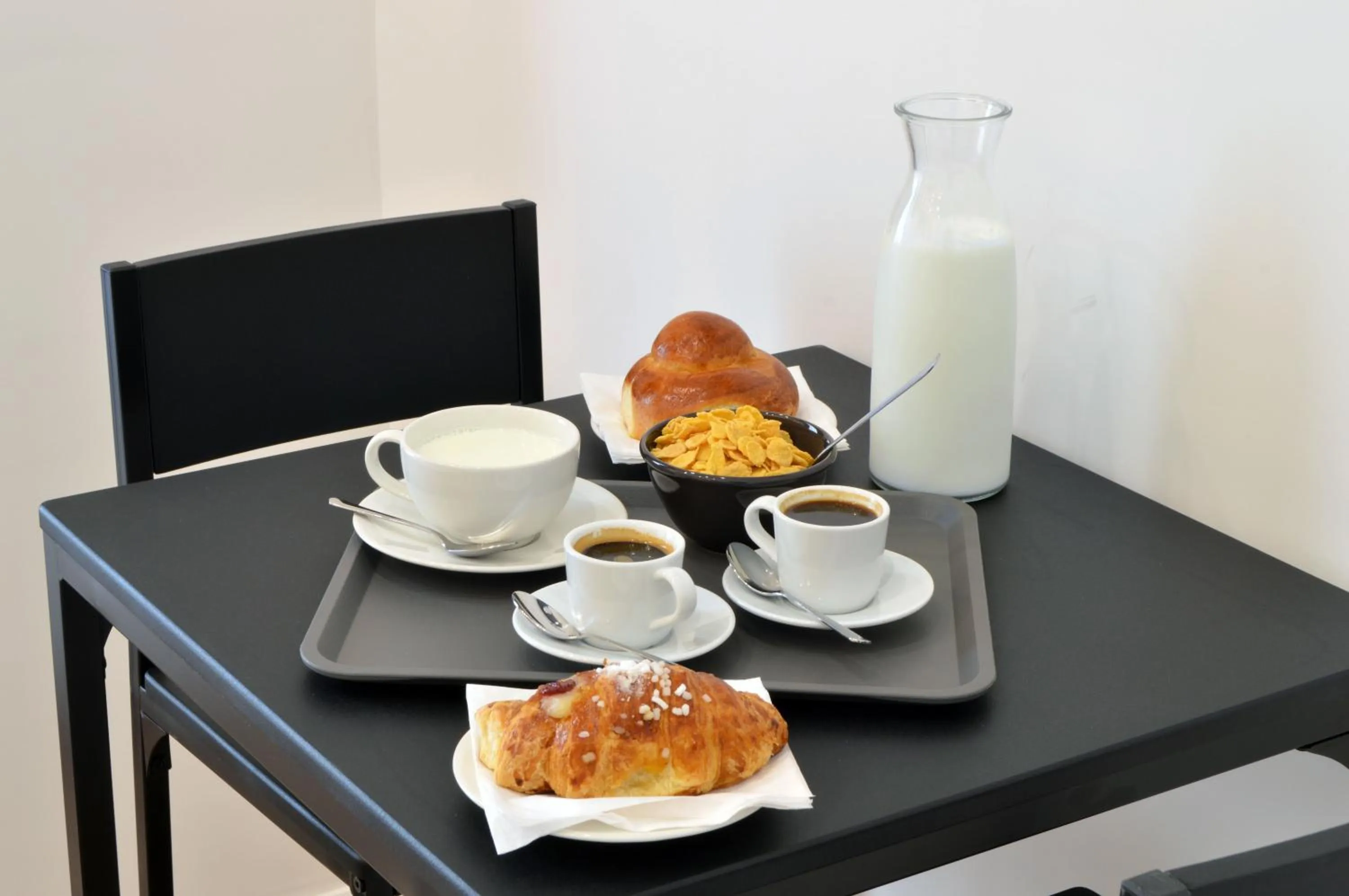 Coffee/tea facilities in B&BCentral Station Napoli