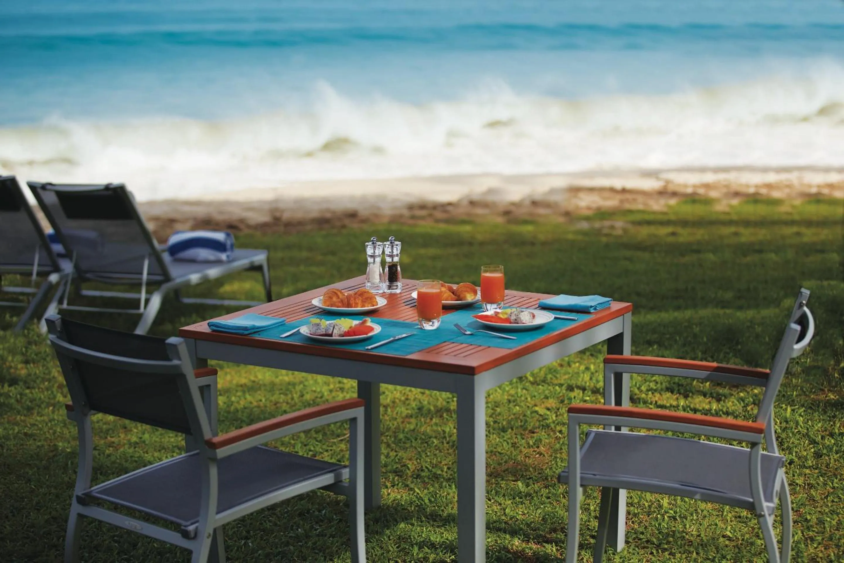 Restaurant/places to eat in SAii Laguna Phuket