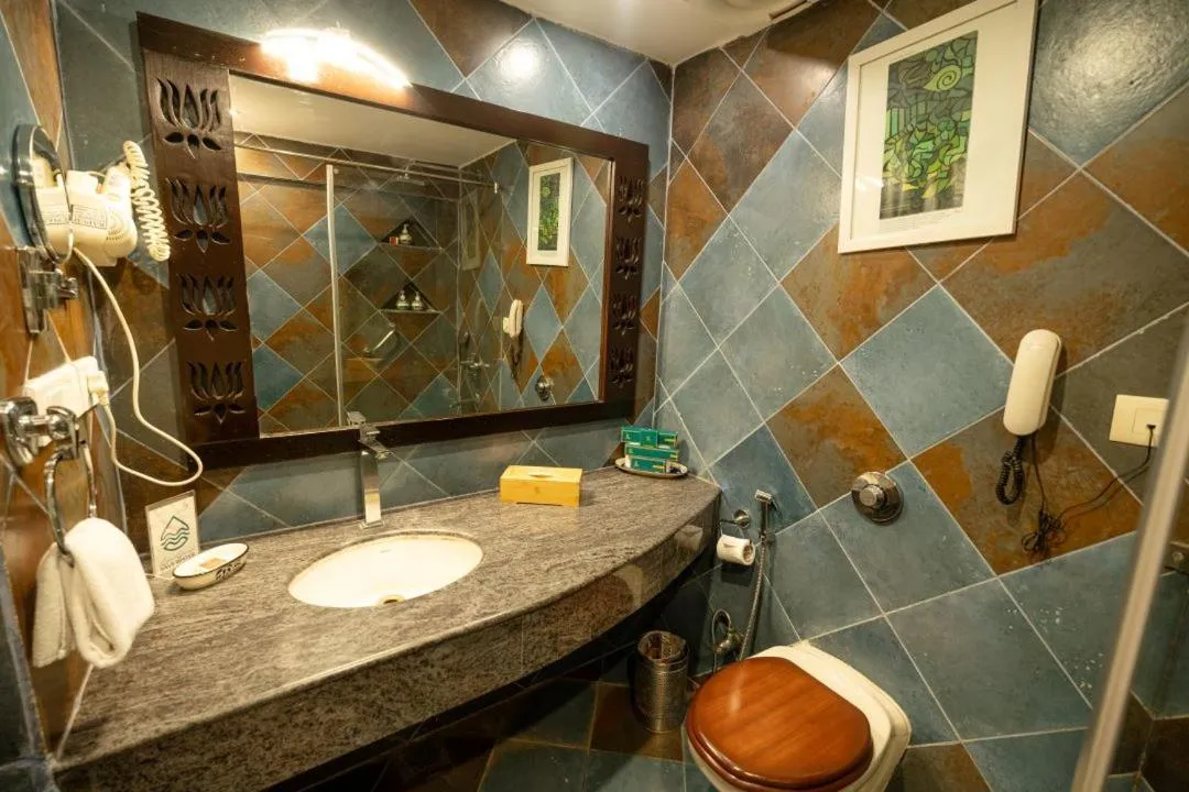 Bathroom in GANGA KINARE- A Riverside Boutique Resort, Rishikesh