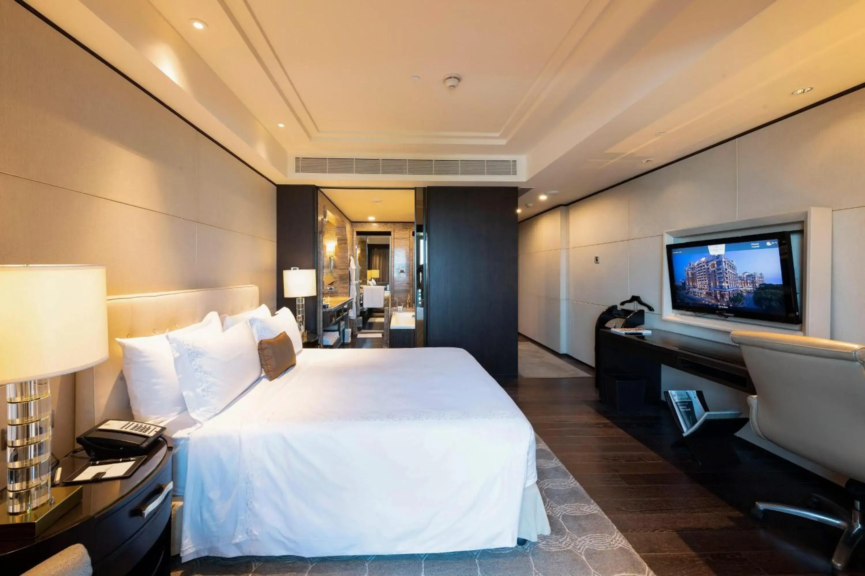 Run of the House, Guest room, City view, Low floor - single occupancy in ITC Grand Chola, a Luxury Collection Hotel, Chennai Run of the House, Guest room, City view, Low floor - single occupancy in ITC Grand Chola, a Luxury Collection Hotel, Chennai