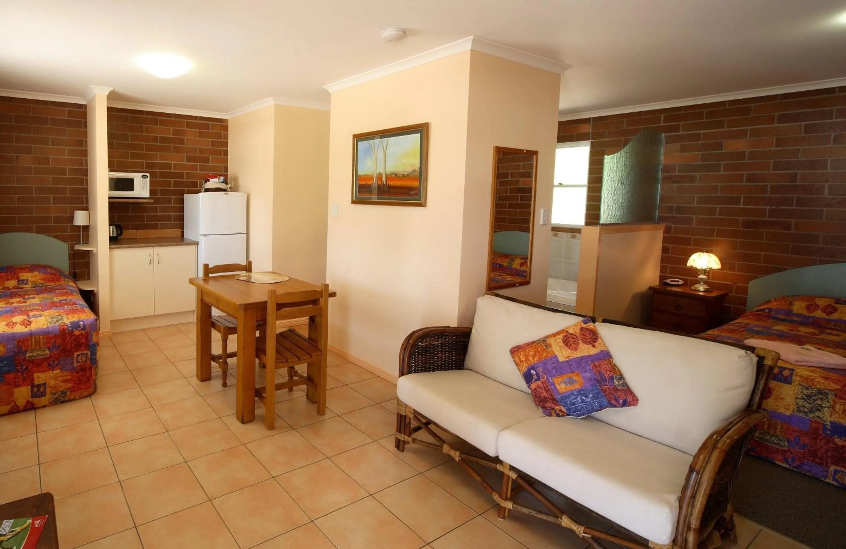 Bed in Rubyvale Motel & Holiday Units - An Adults Only Getaway