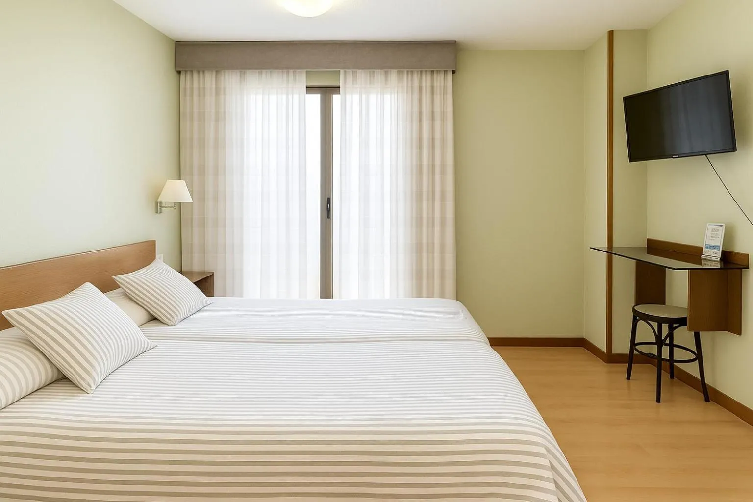 Bed in Hostal Concejo