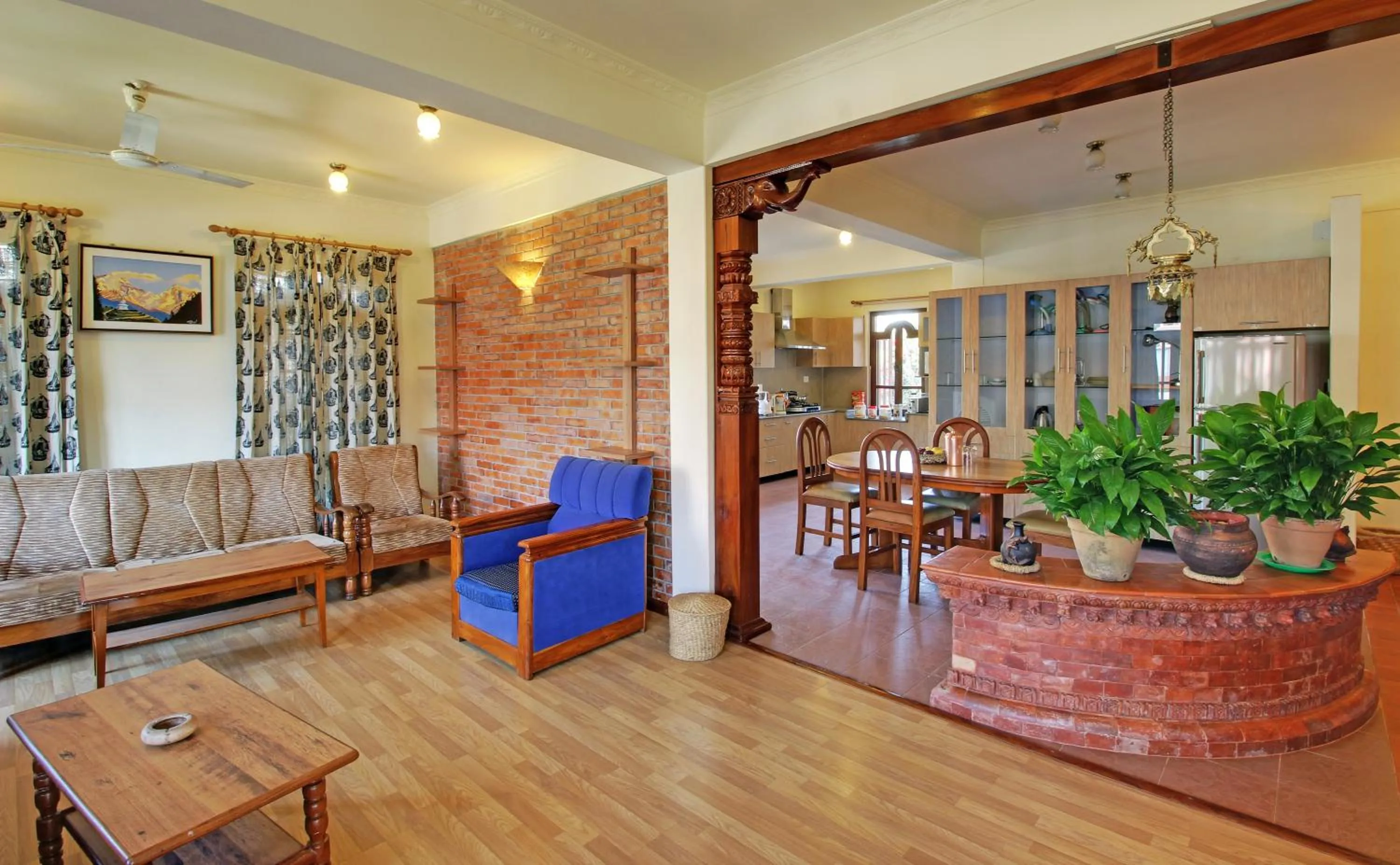 Vardan Resort n' Apartment