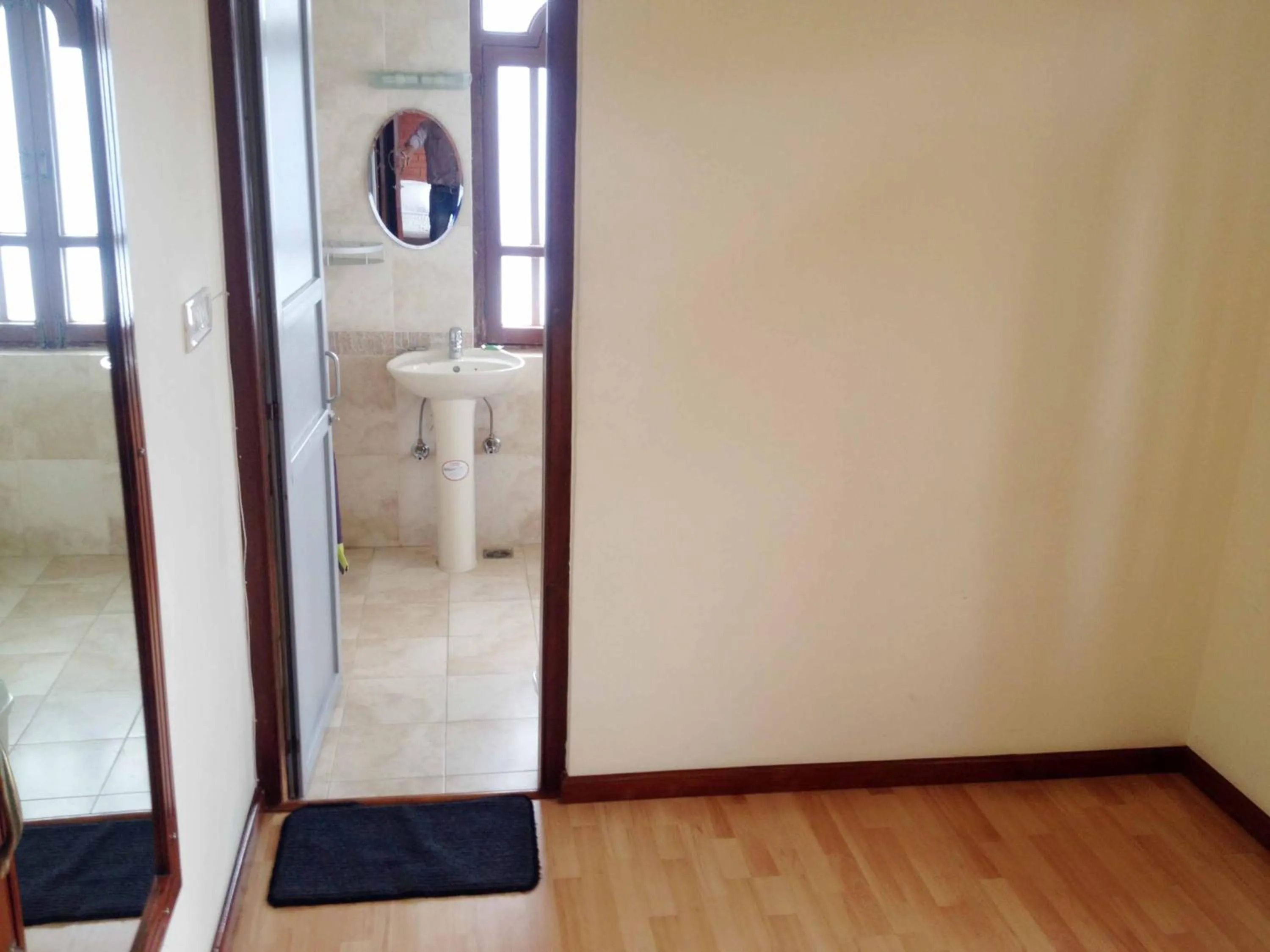 Vardan Resort n' Apartment