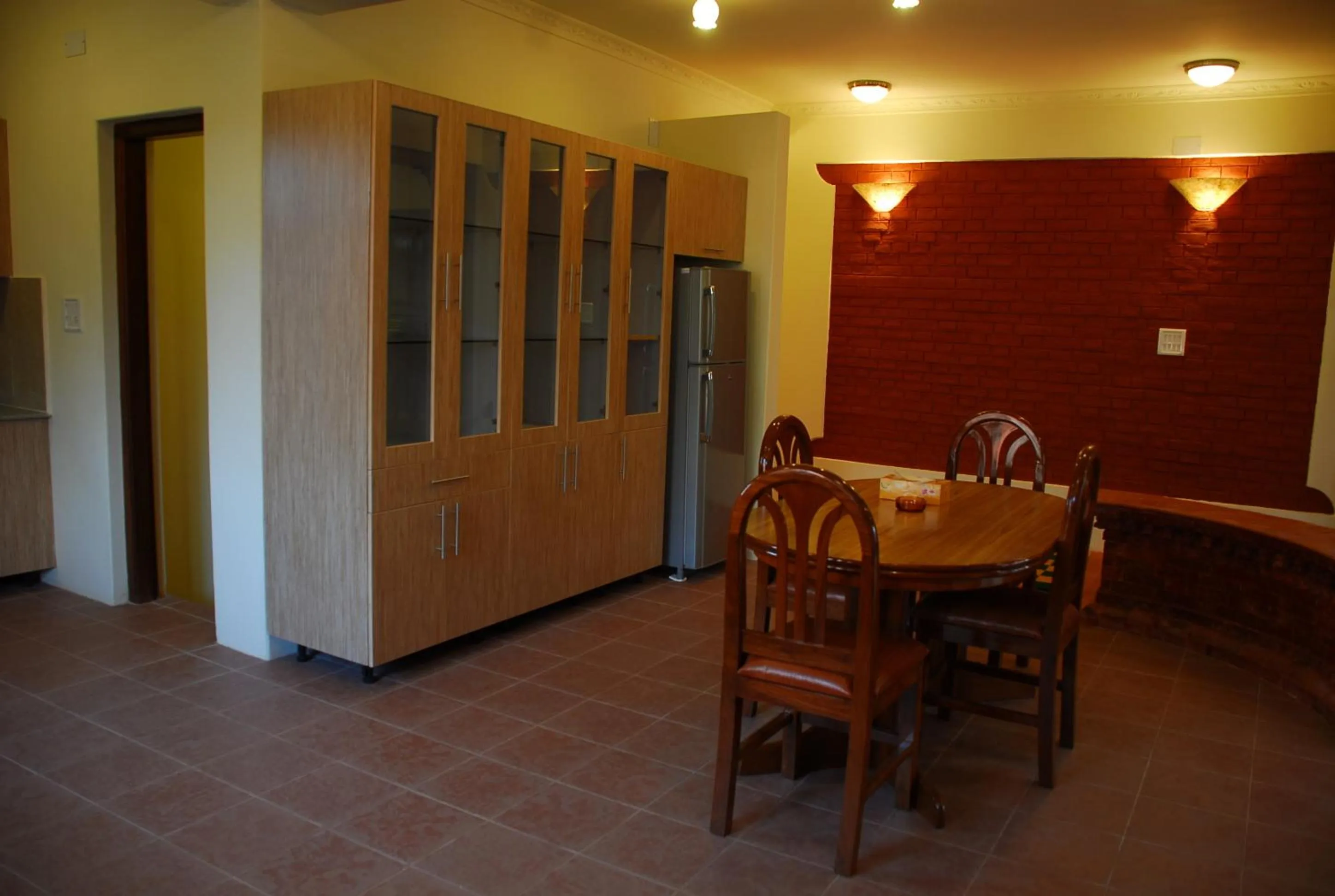 Dining area in Vardan Resort n' Apartment