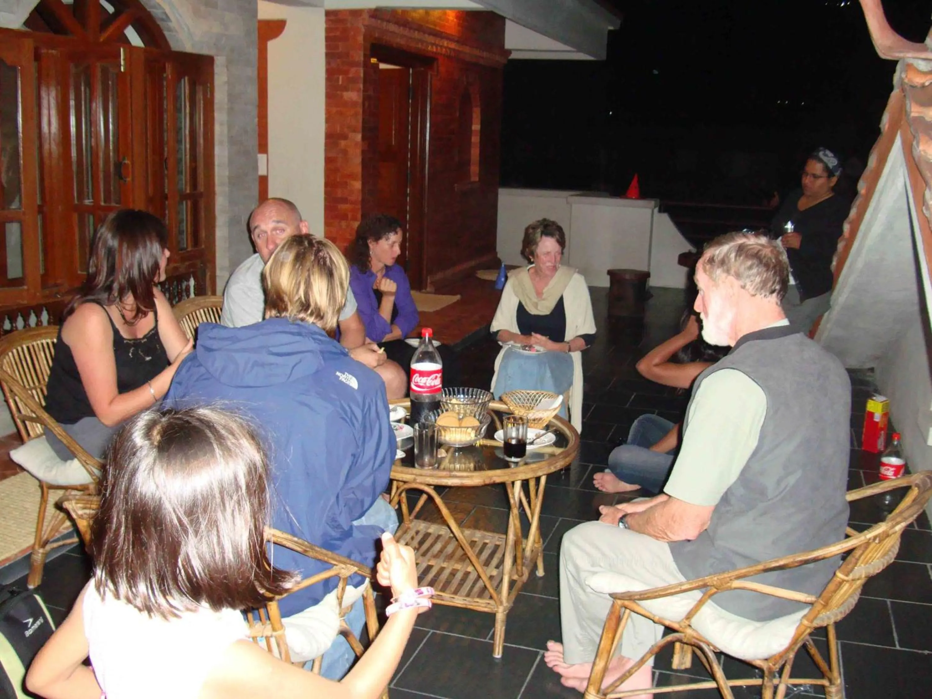 Restaurant/places to eat in Vardan Resort n' Apartment