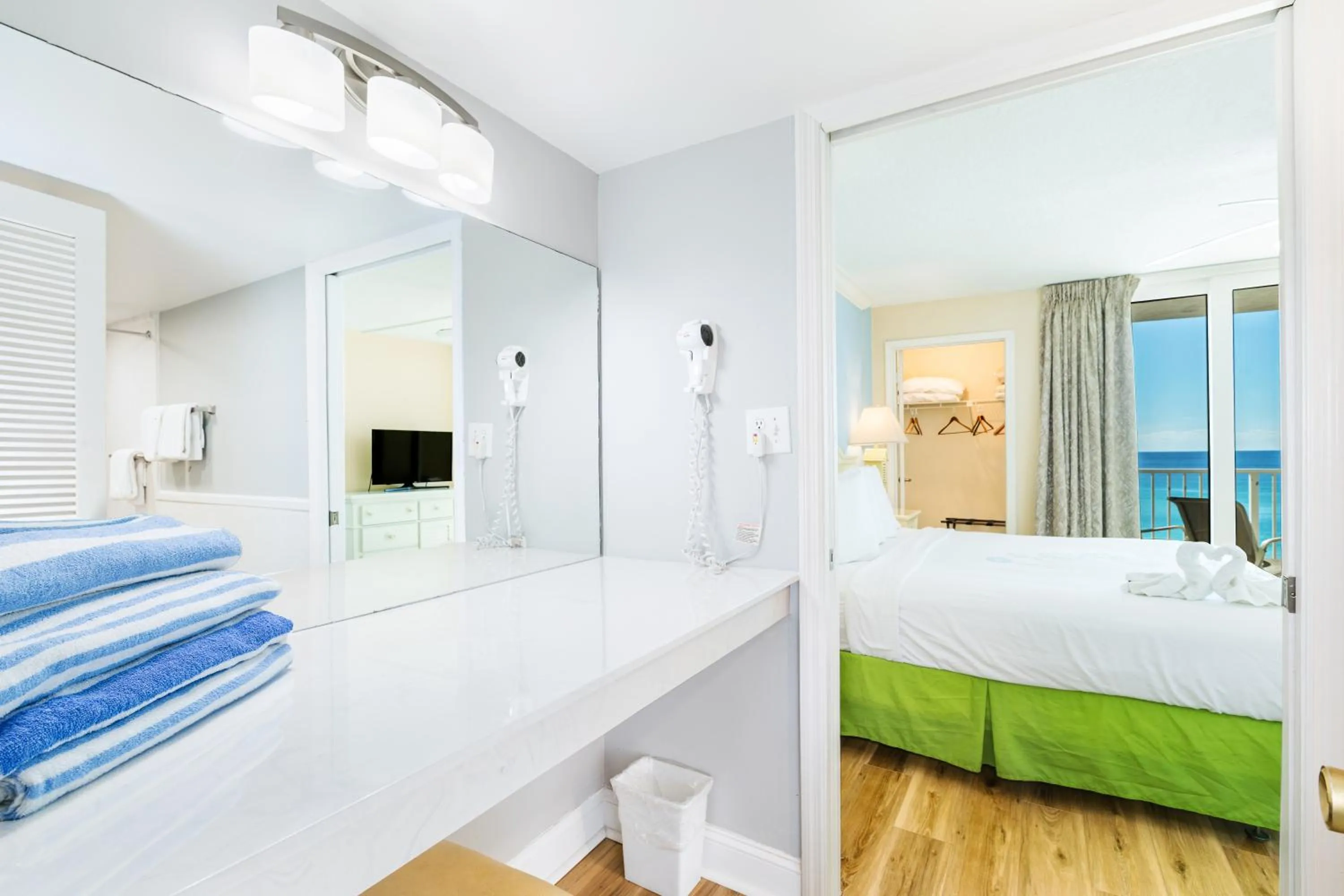 Bed in Landmark Holiday Beach