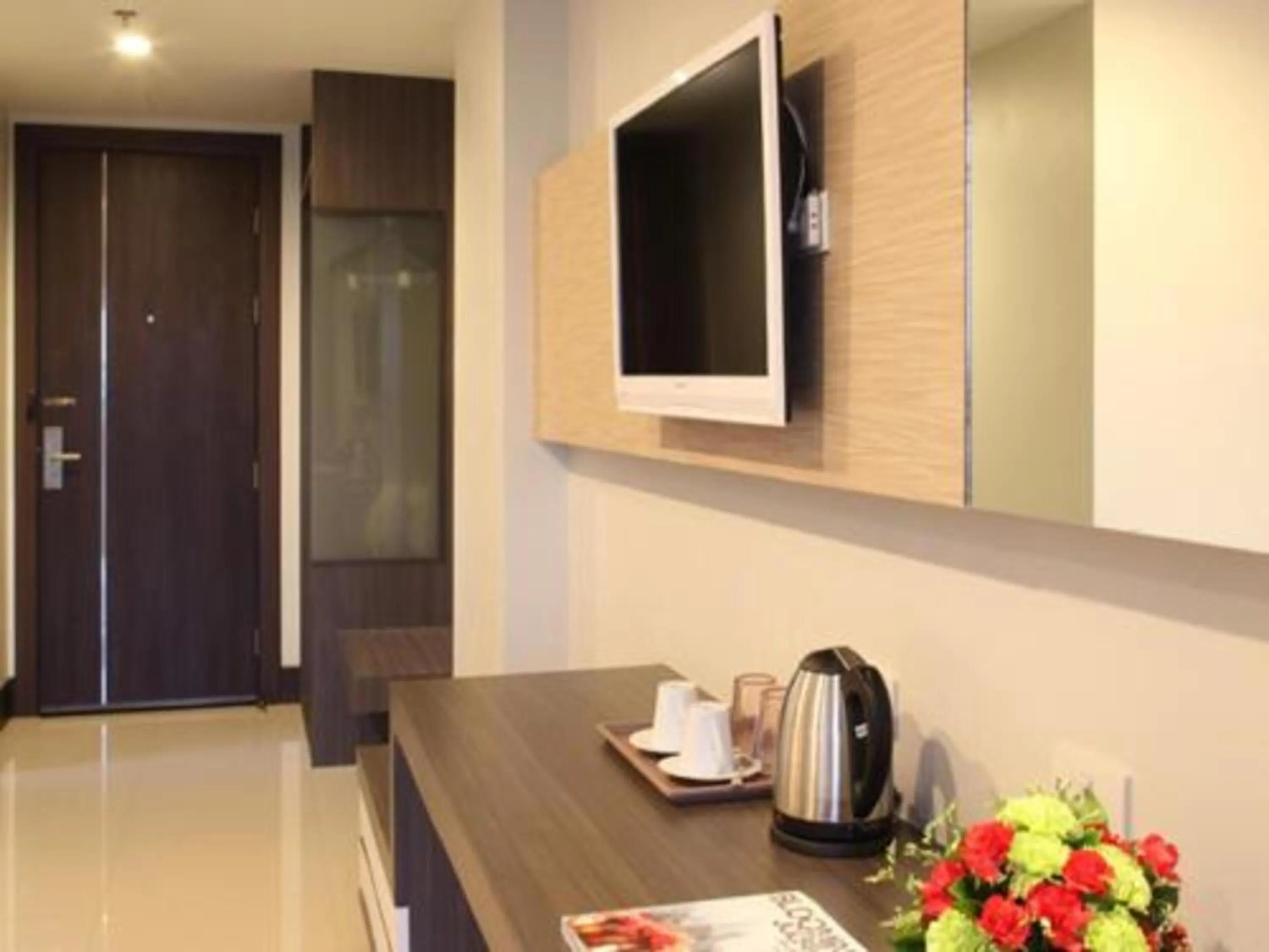 TV and multimedia in Crystal Suites Suvarnbhumi Airport