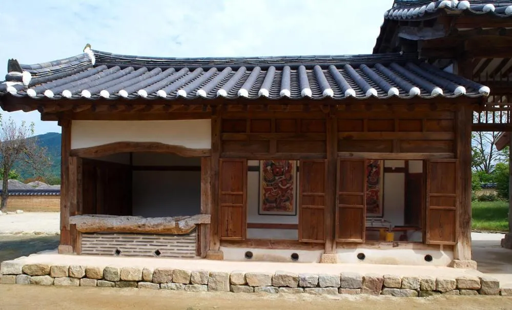 Property building in Bukchondaek