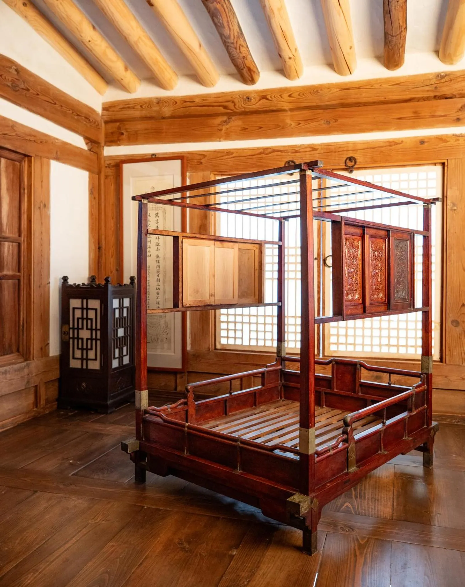 Property building, Bed in Bukchondaek