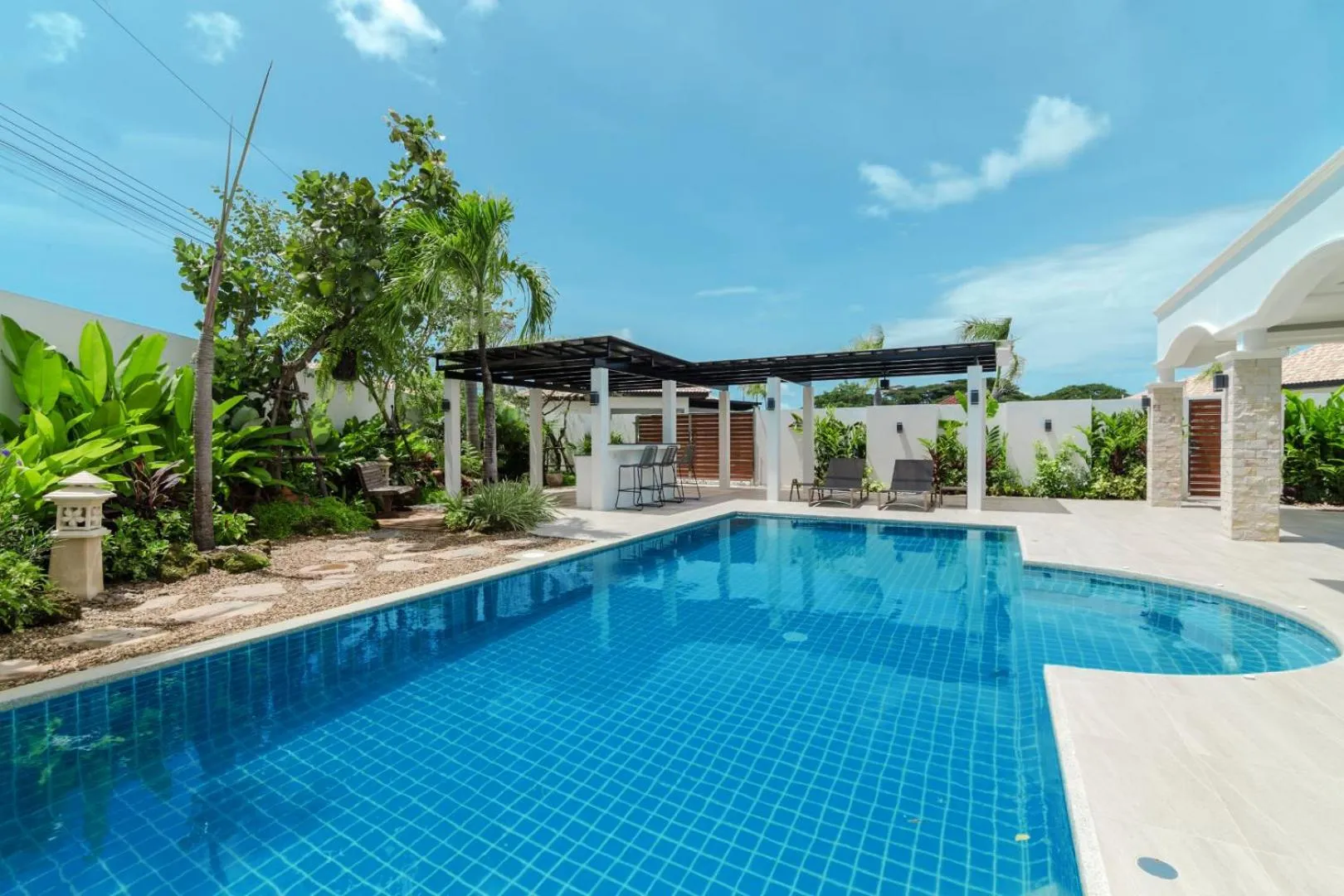 Garden in Orchid Paradise Homes 404