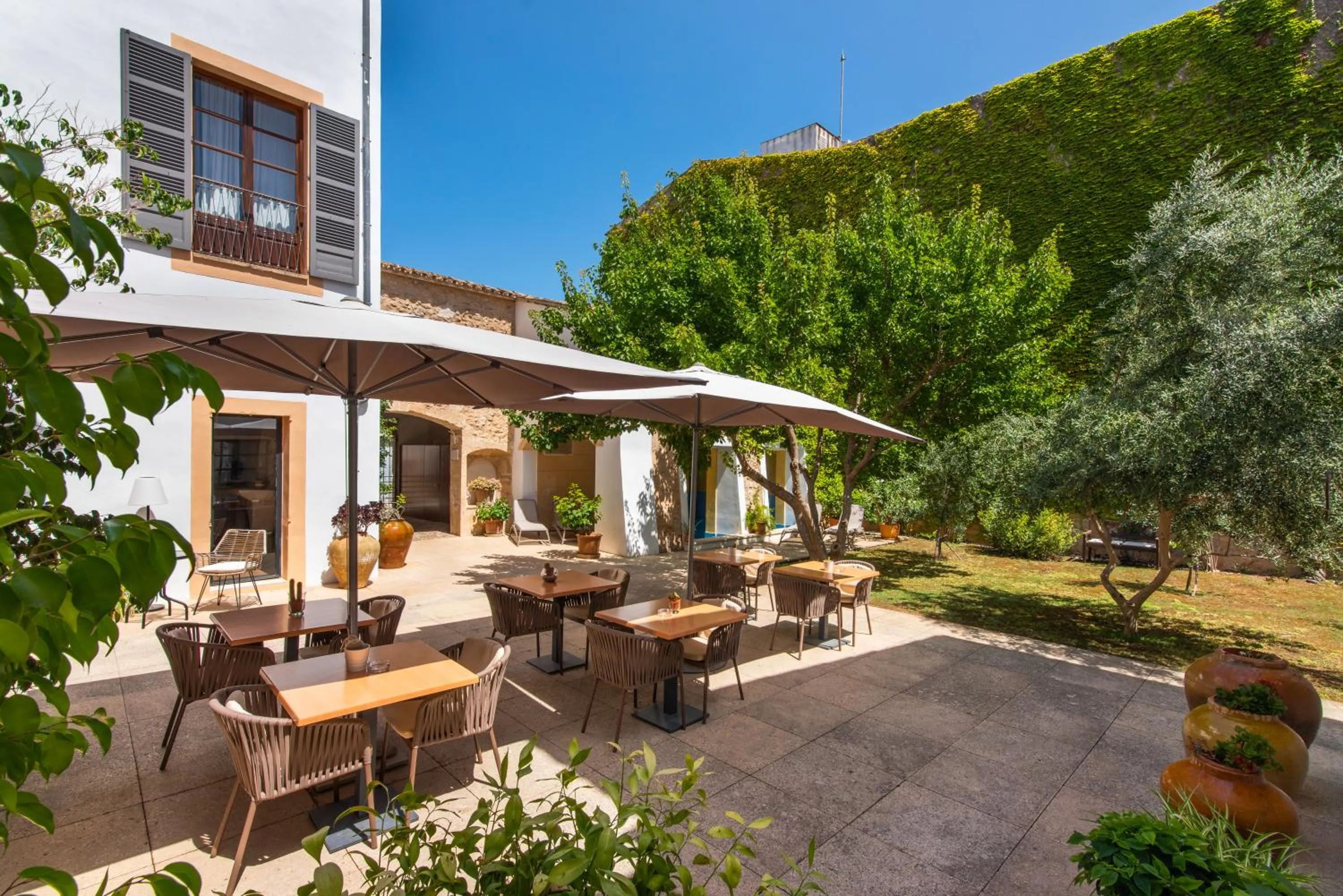 Garden in Hotel Can Moragues