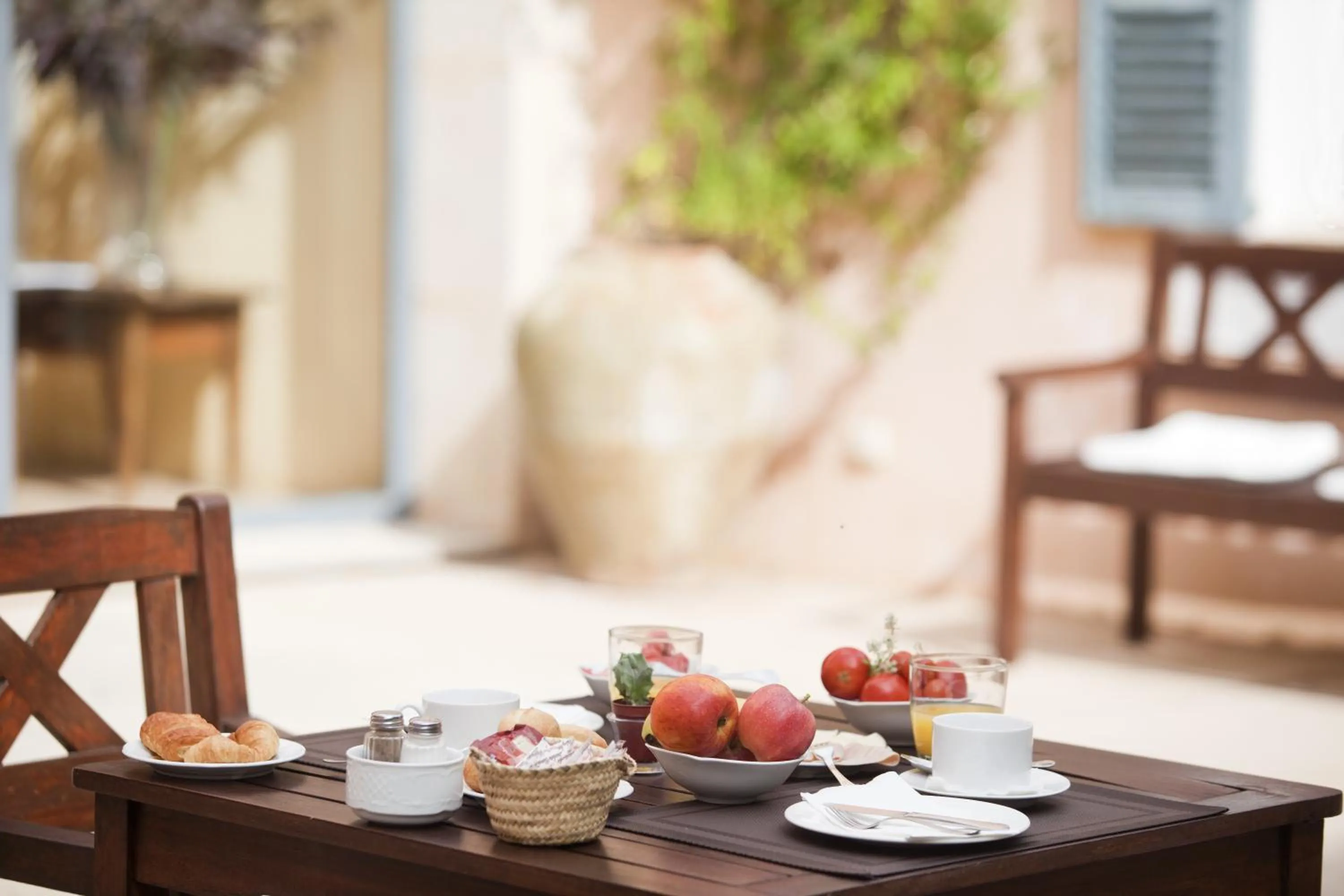 Food in Hotel Can Moragues