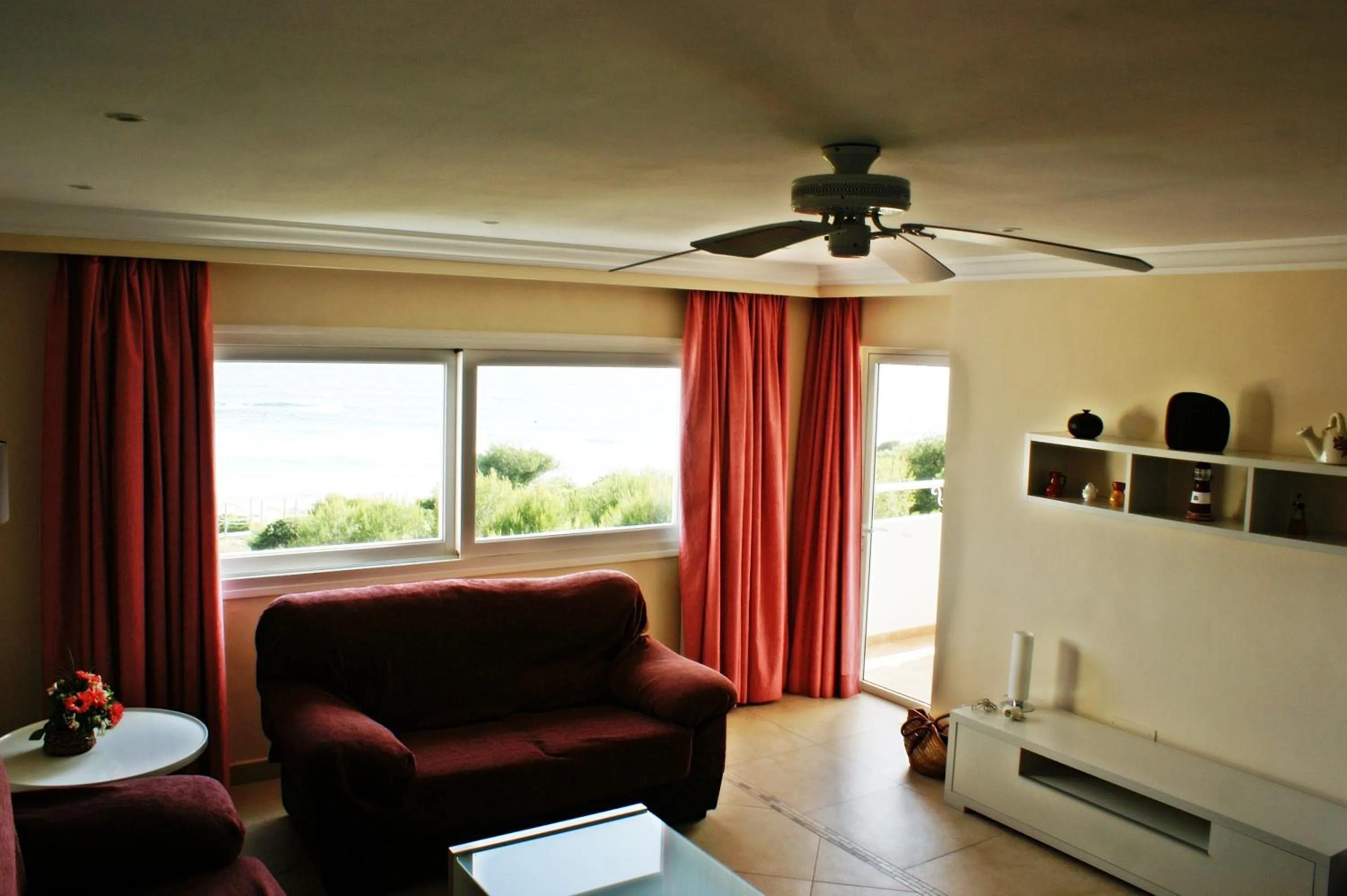 Day in Hamilton Court