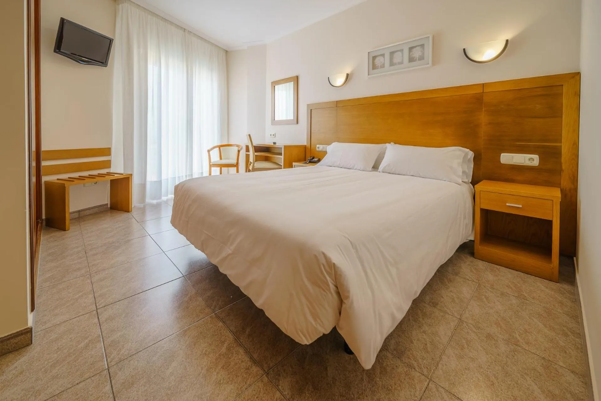 Photo of the whole room, Bed in Hotel El Puente