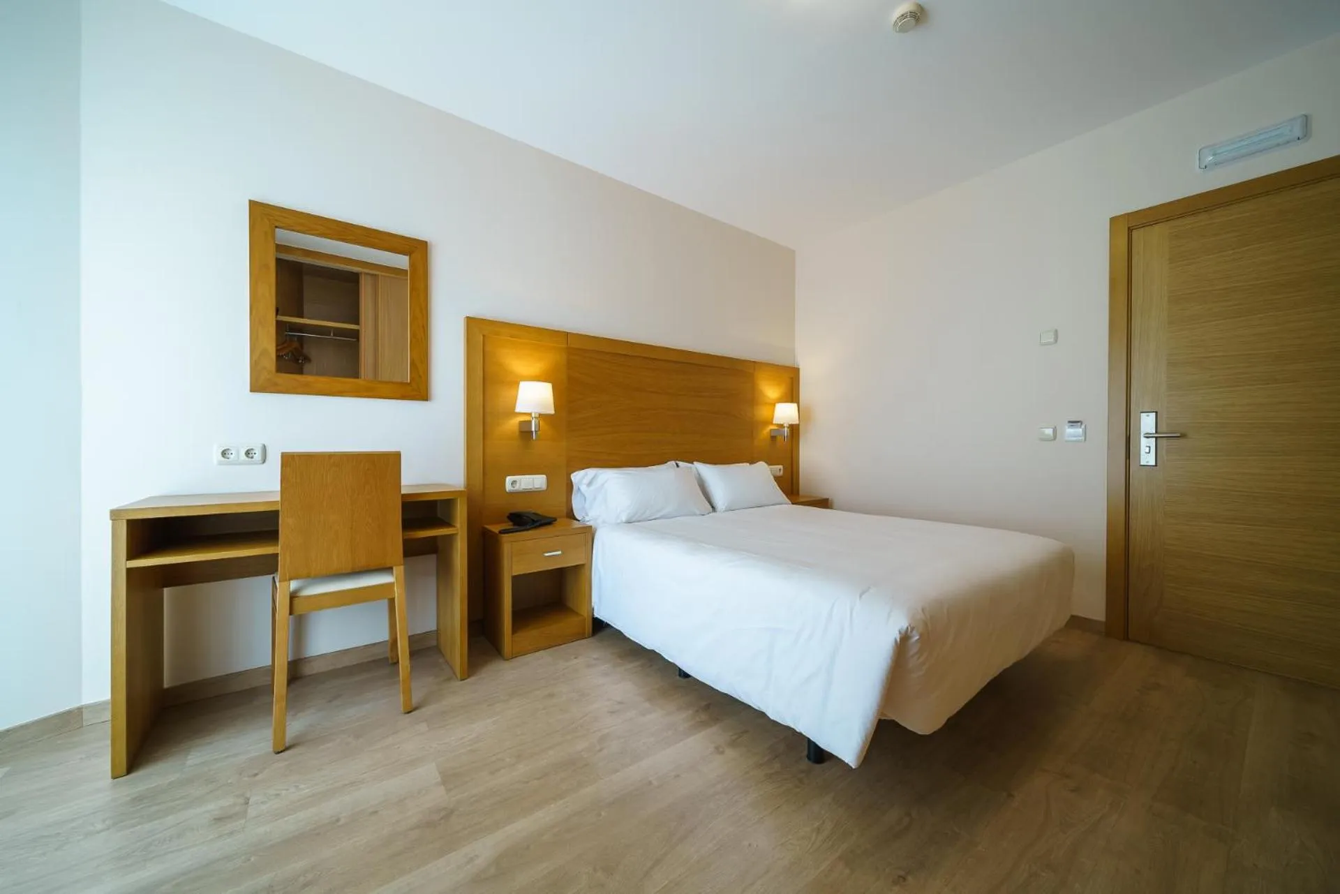 Photo of the whole room, Bed in Hotel El Puente