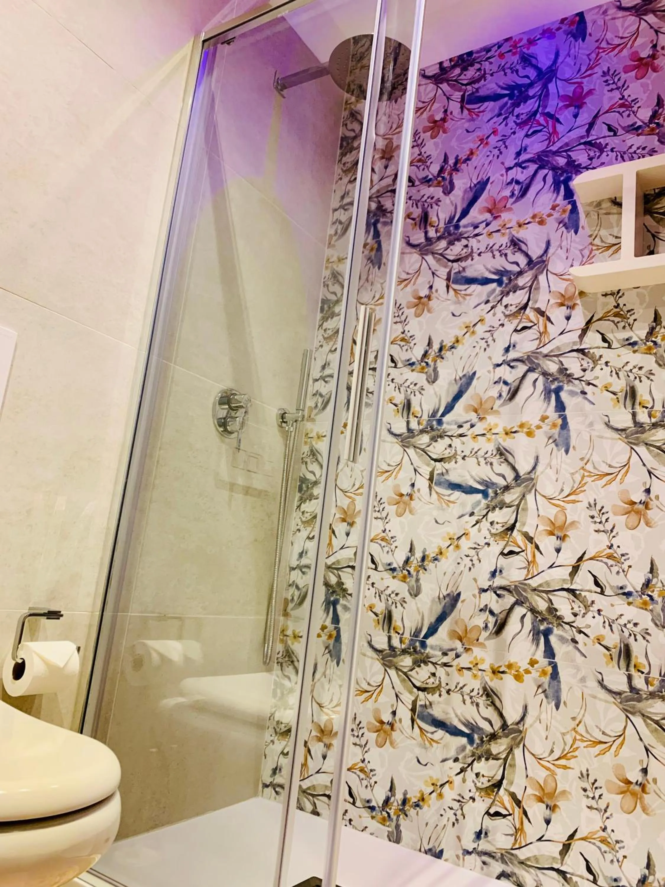 Shower in Bed and Breakfast D'Angelo