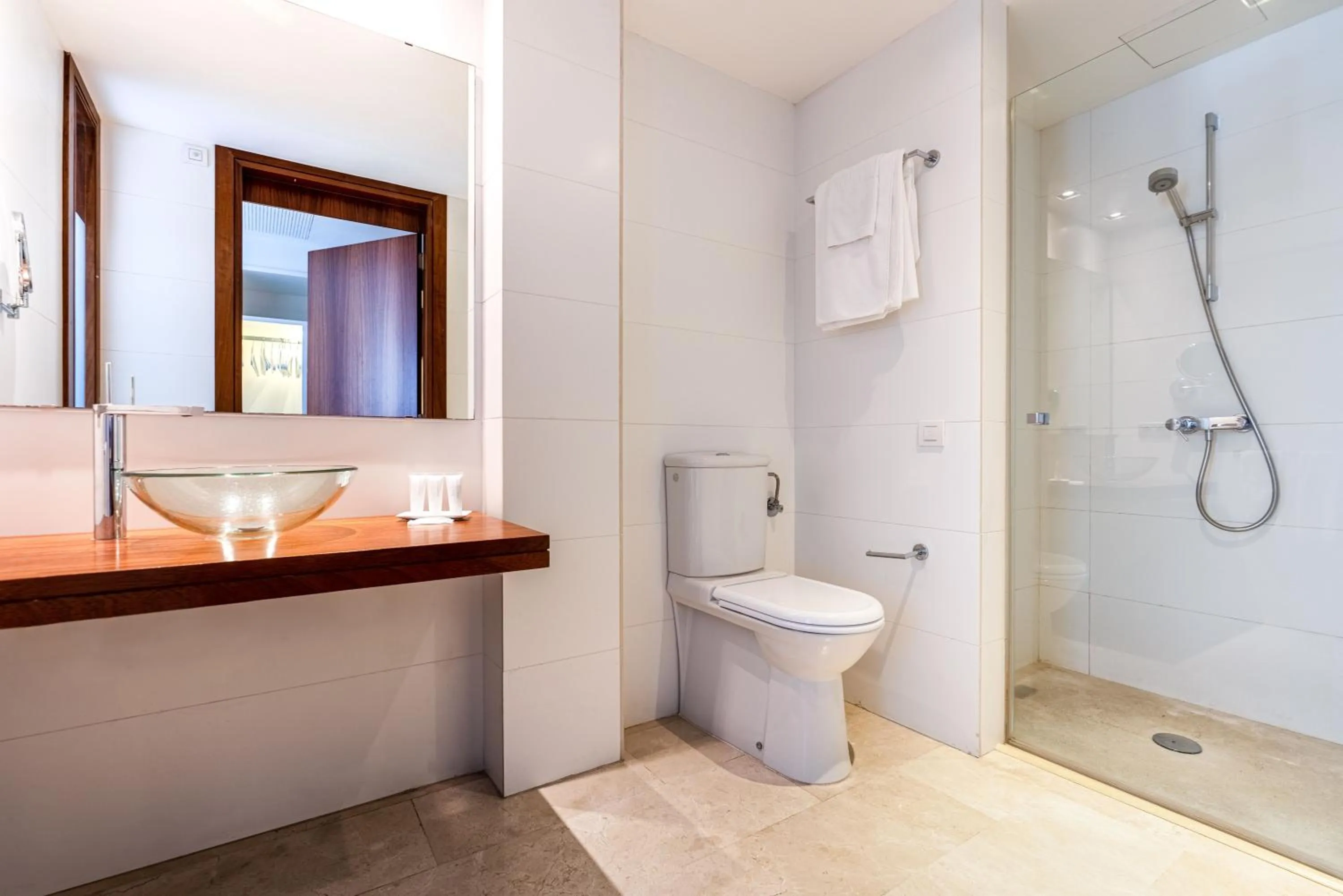 Shower in Hotel Palladium