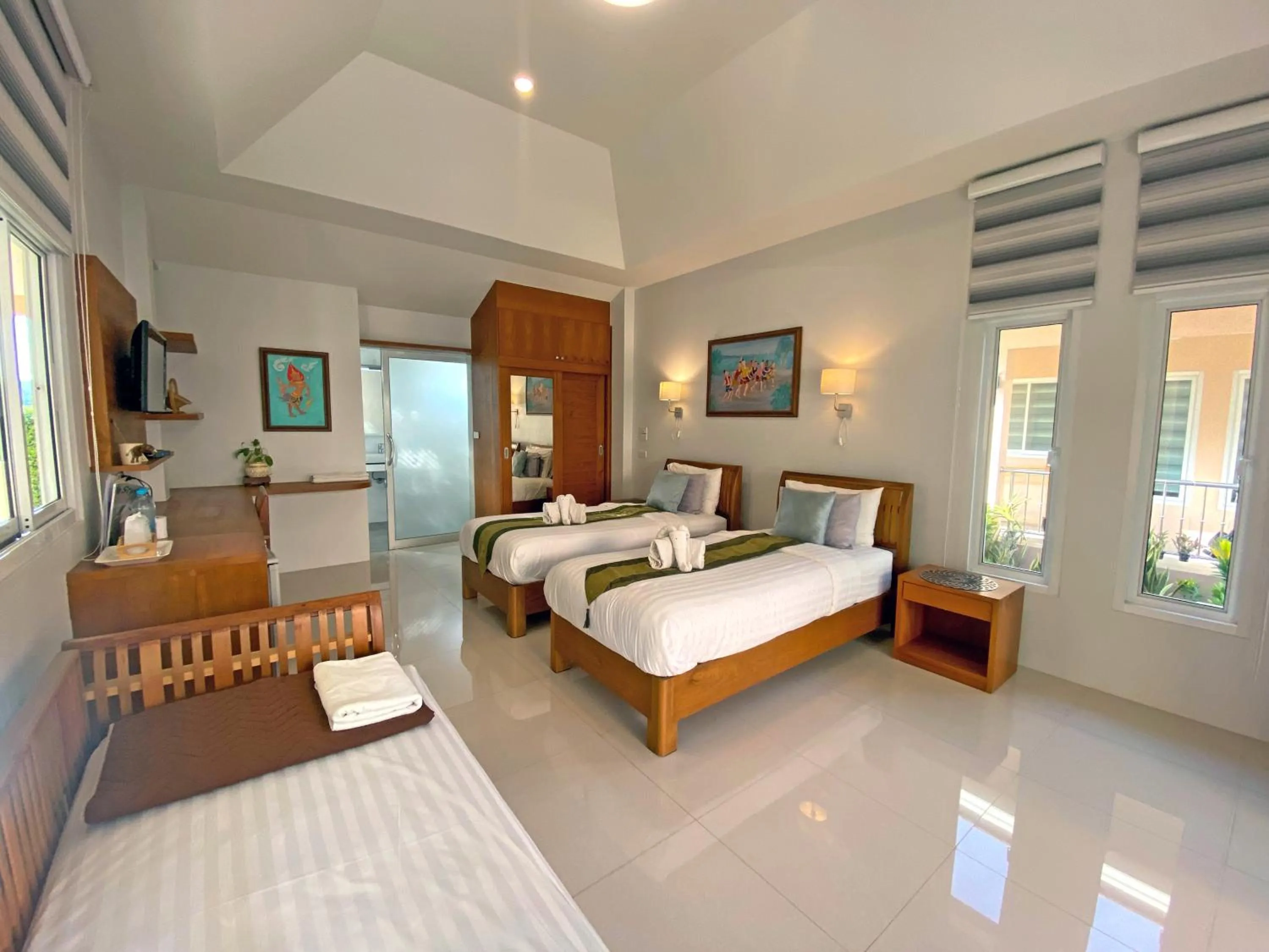 Photo of the whole room, Bed in Chang Noi Hua Hin Pranburi fully accessible barrierefrei resort