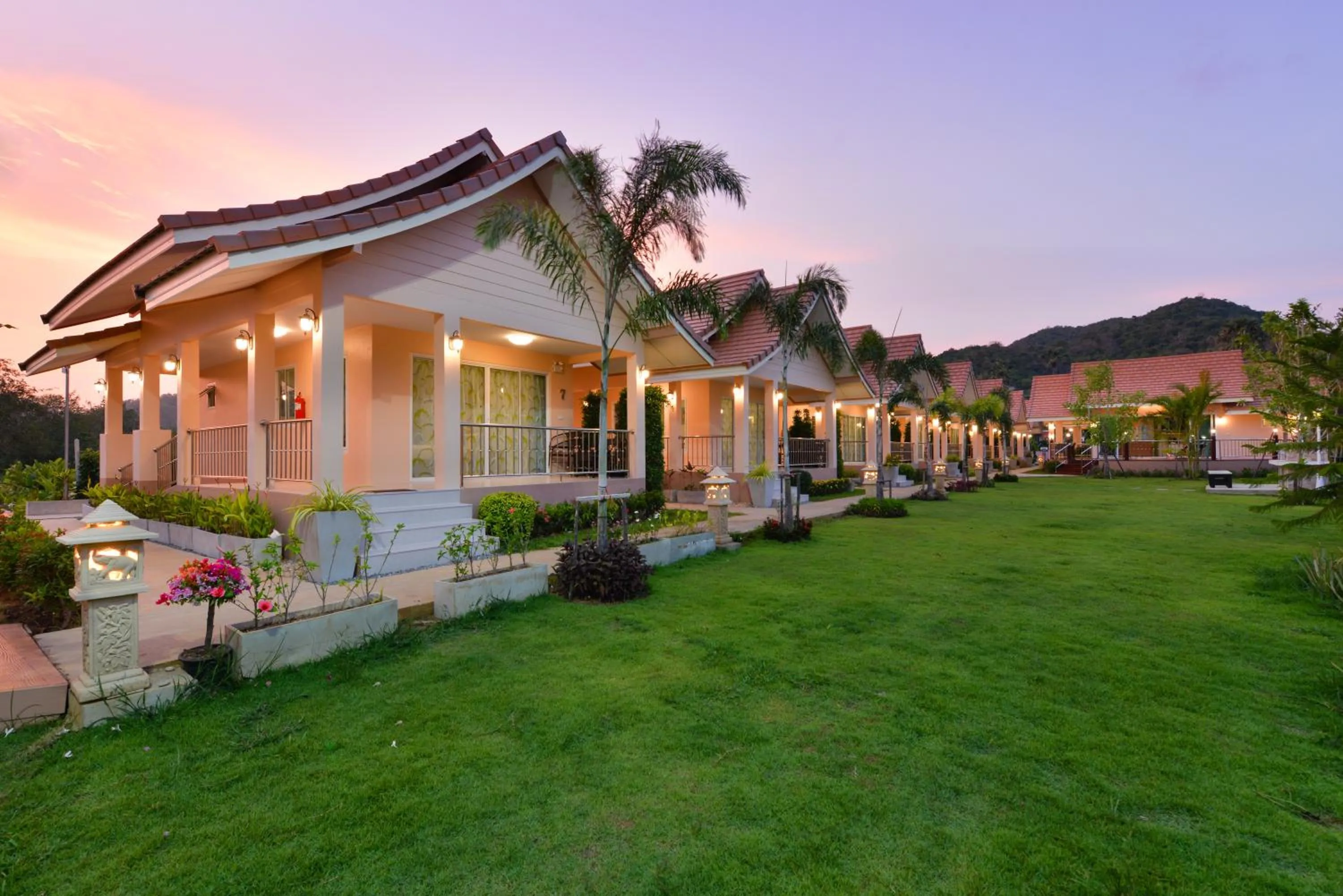 Property building in Chang Noi Hua Hin Pranburi fully accessible barrierefrei resort