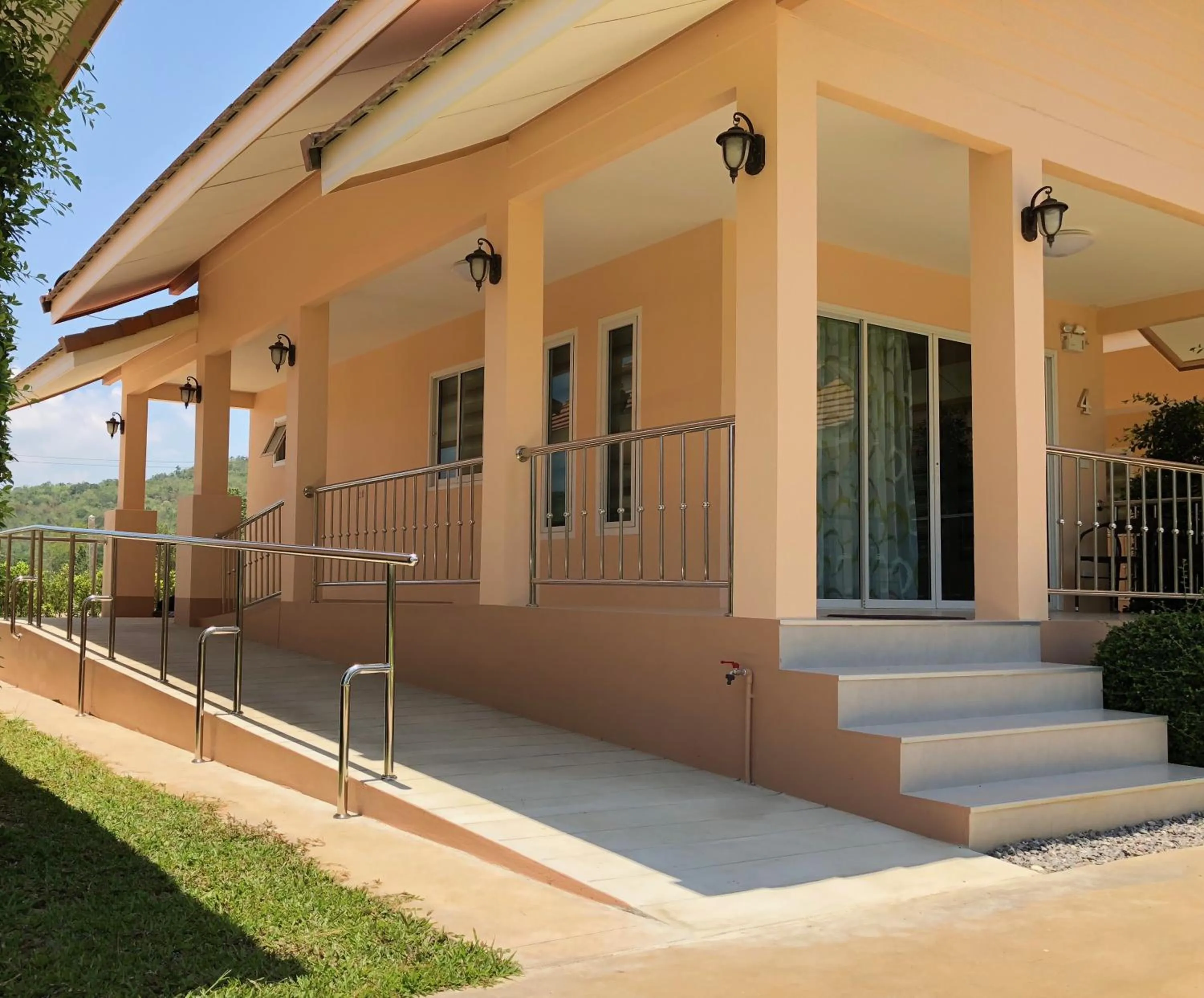 Facility for disabled guests in Chang Noi Hua Hin Pranburi fully accessible barrierefrei resort