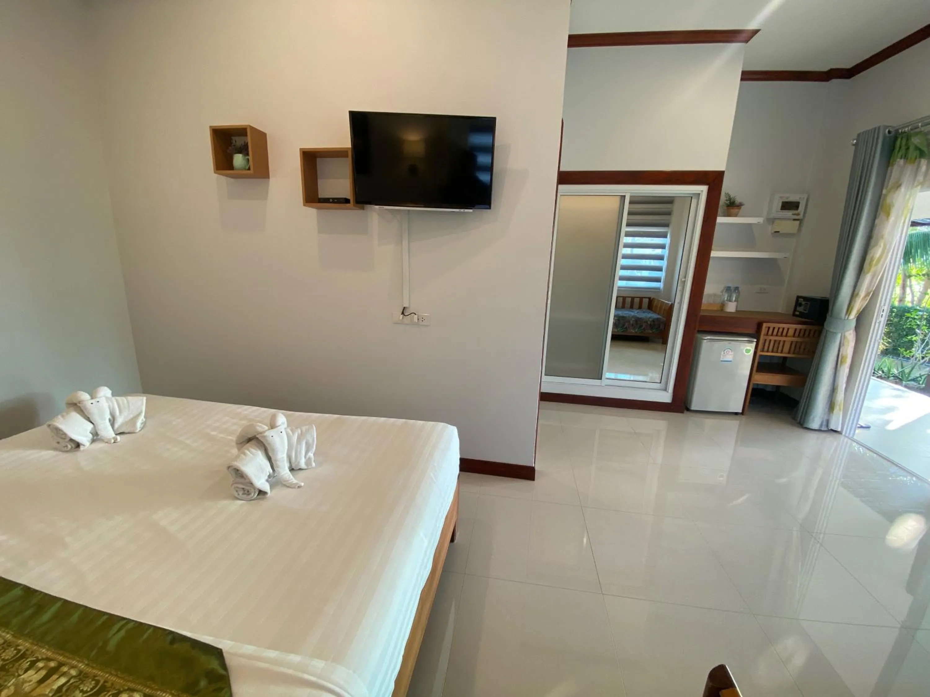 Bedroom, Bed in Chang Noi Hua Hin Pranburi fully accessible barrierefrei resort