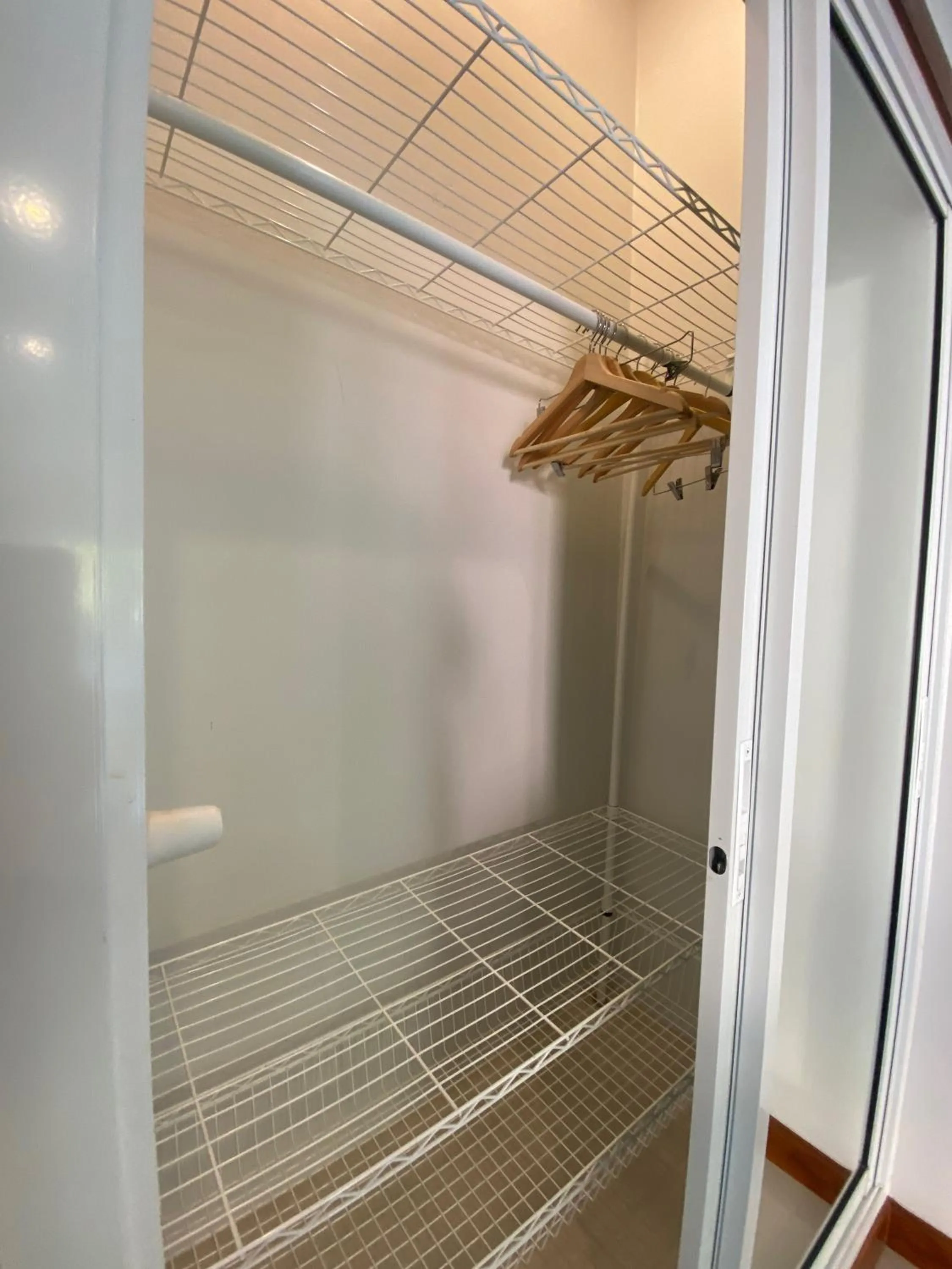 wardrobe in Chang Noi Hua Hin Pranburi fully accessible barrierefrei resort