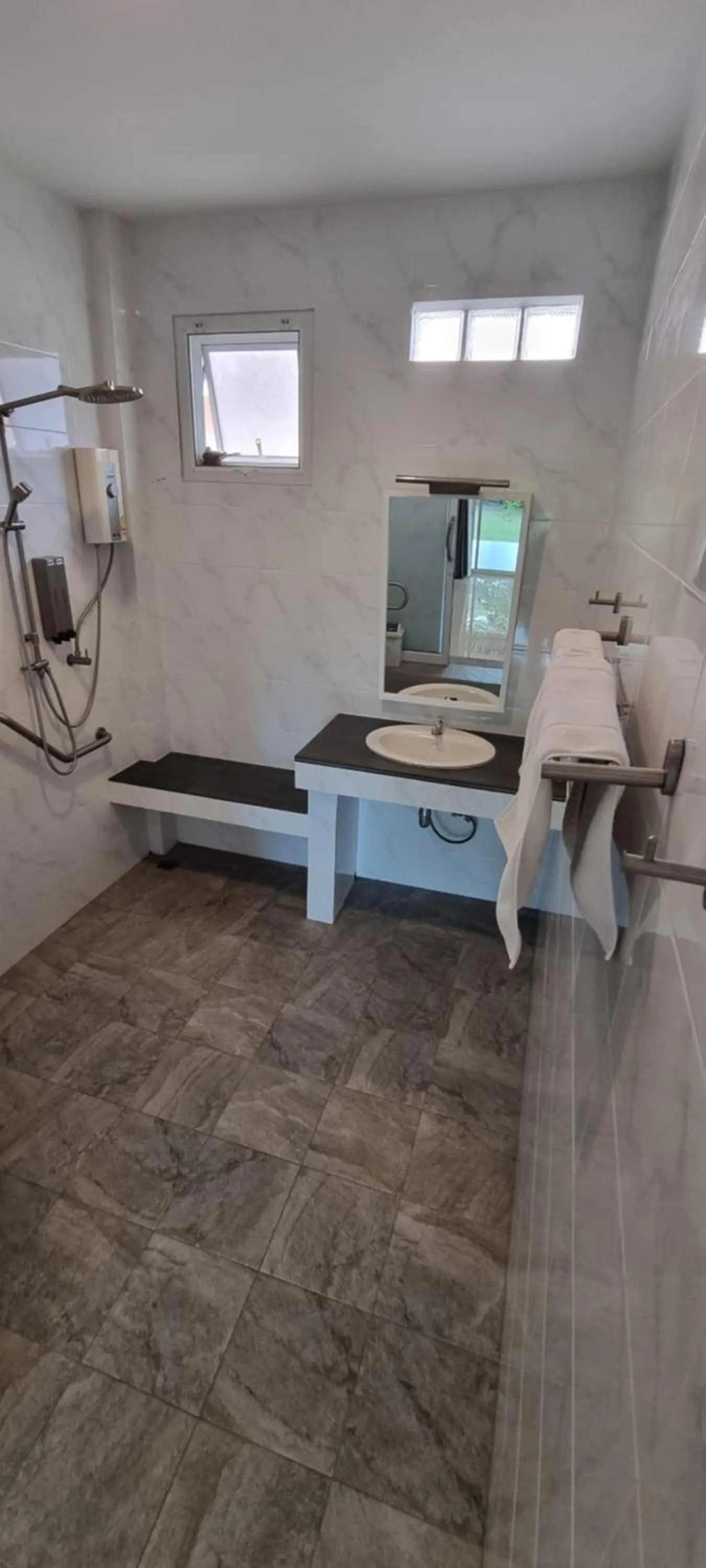 Bathroom in Chang Noi Hua Hin Pranburi fully accessible barrierefrei resort