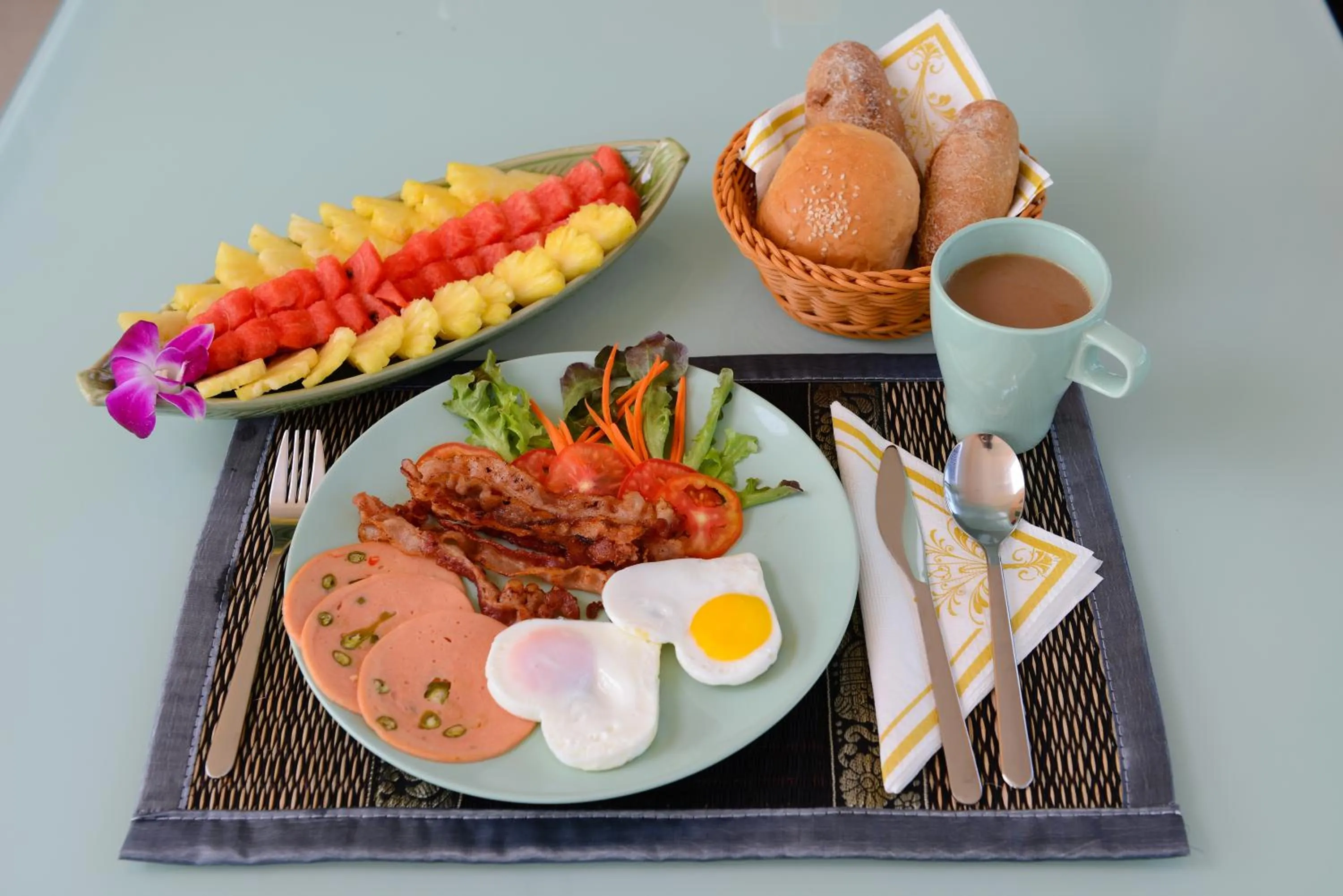 Breakfast in Chang Noi Hua Hin Pranburi fully accessible barrierefrei resort