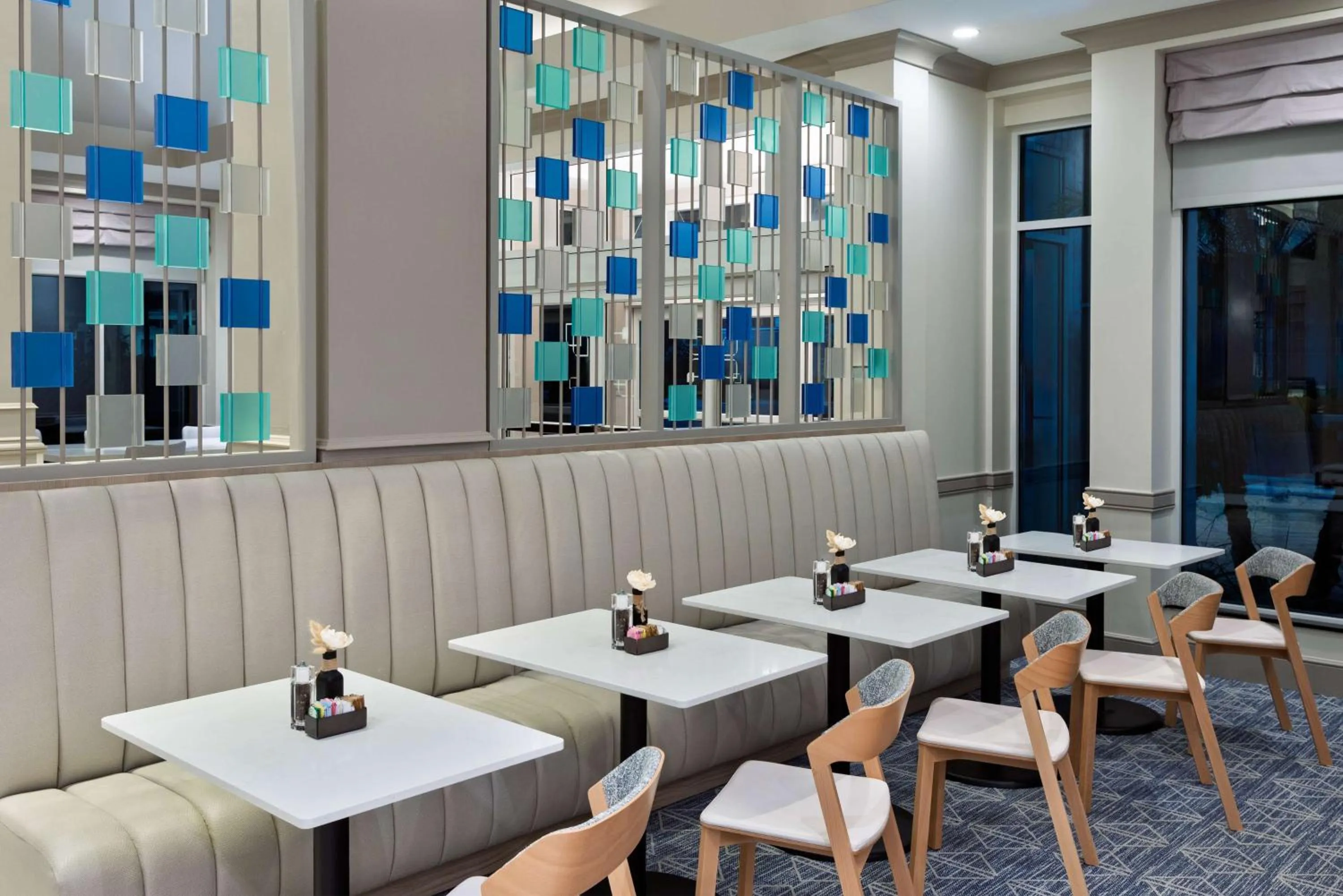 Restaurant/places to eat in Hilton Garden Inn Tampa Airport/Westshore