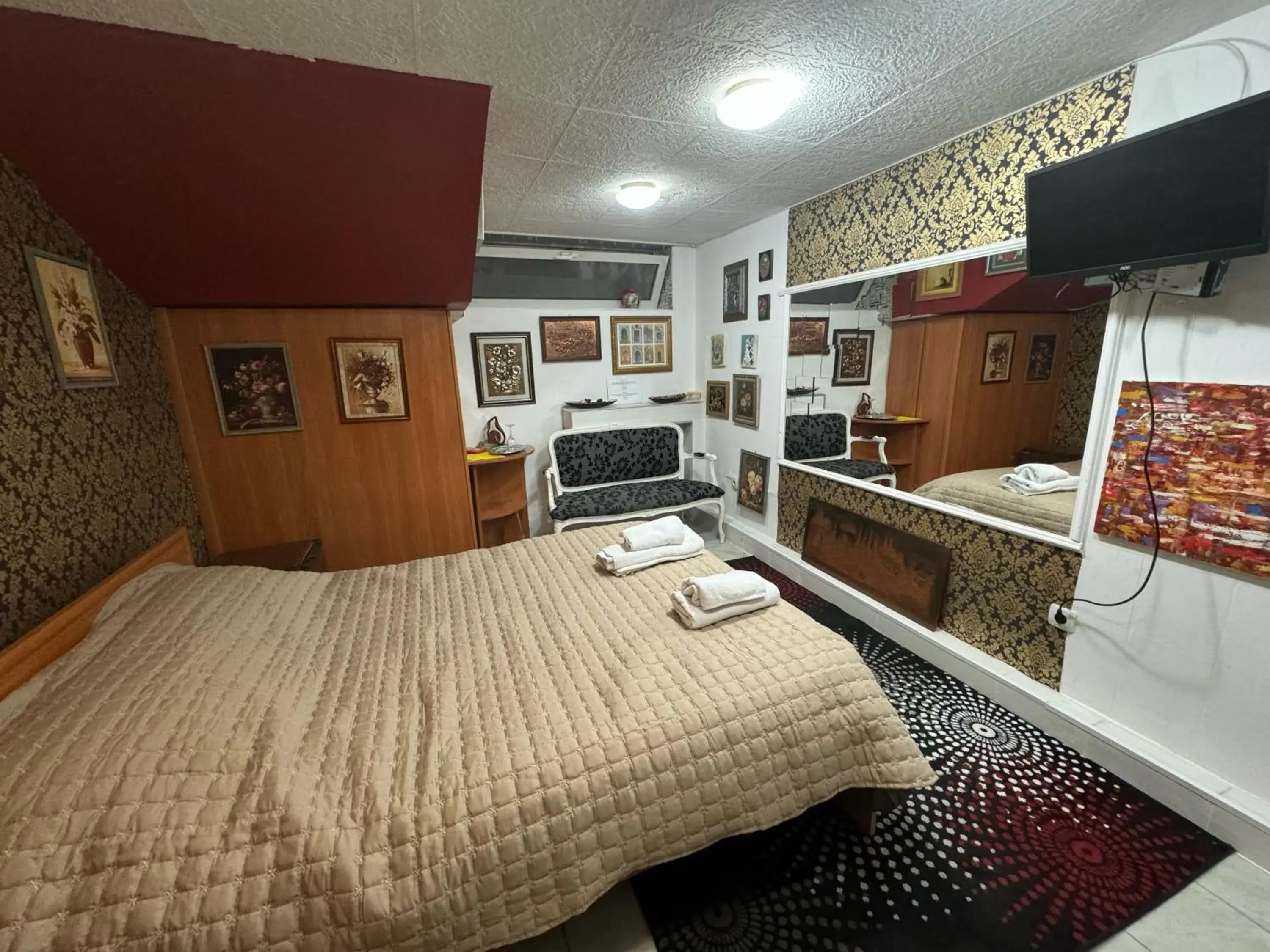 Economy Double Room on Ground Floor in Mini Hotel-Bohemi Economy Double Room on Ground Floor in Mini Hotel-Bohemi