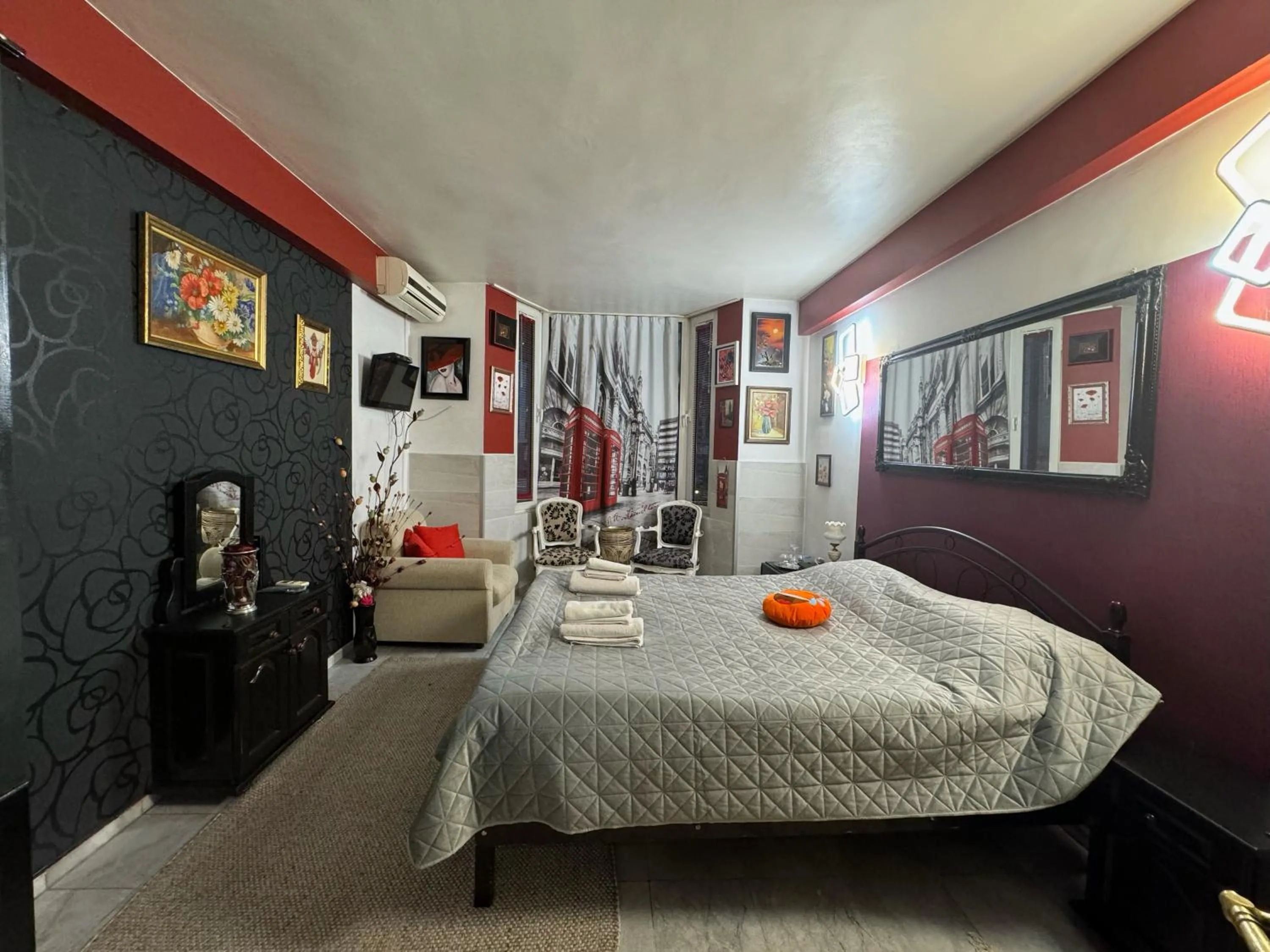 Bed in Mini Hotel-Bohemi