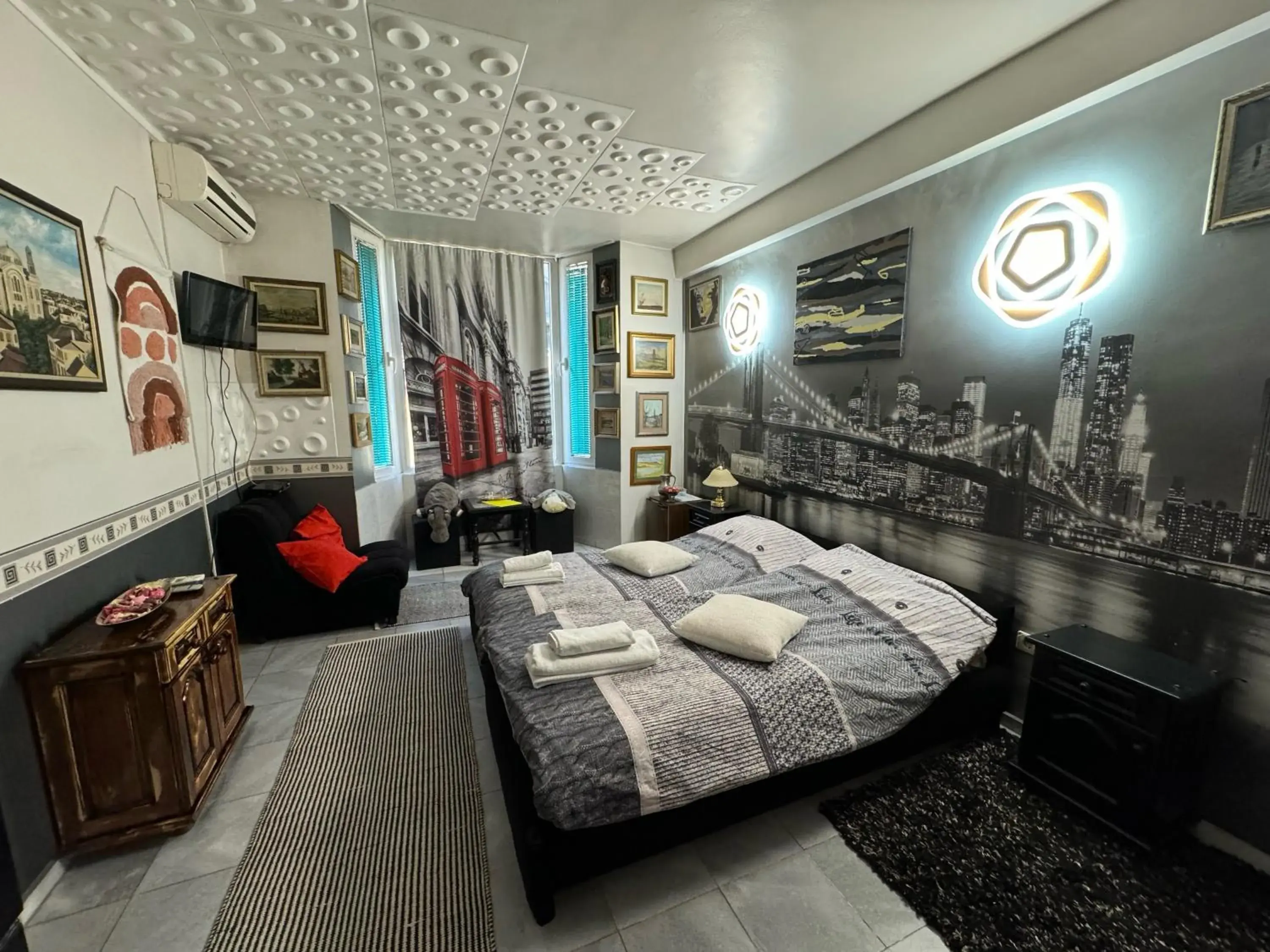 Twin Room in Mini Hotel-Bohemi Twin Room in Mini Hotel-Bohemi