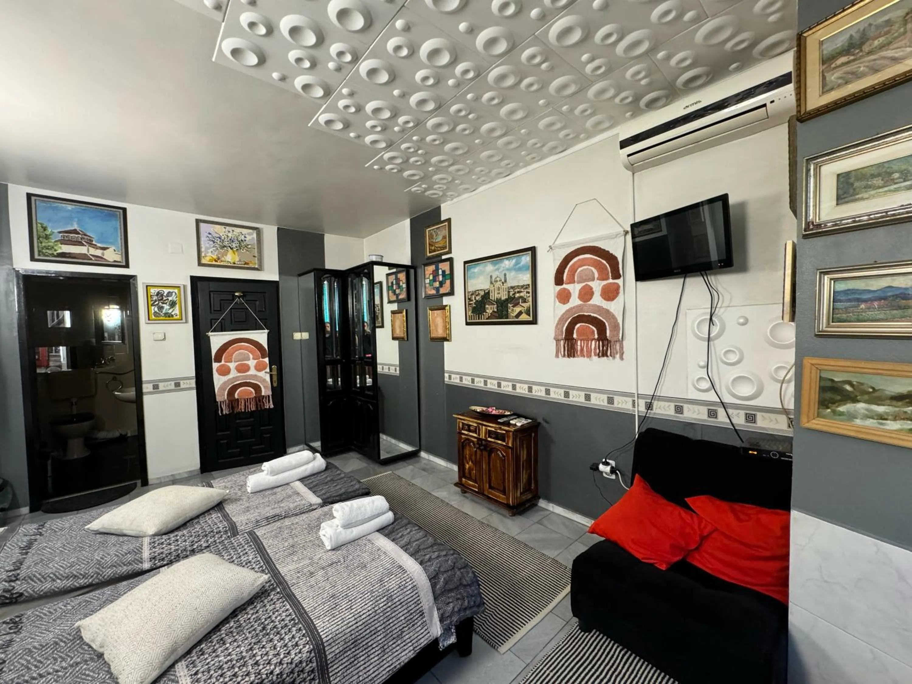 Bed in Mini Hotel-Bohemi