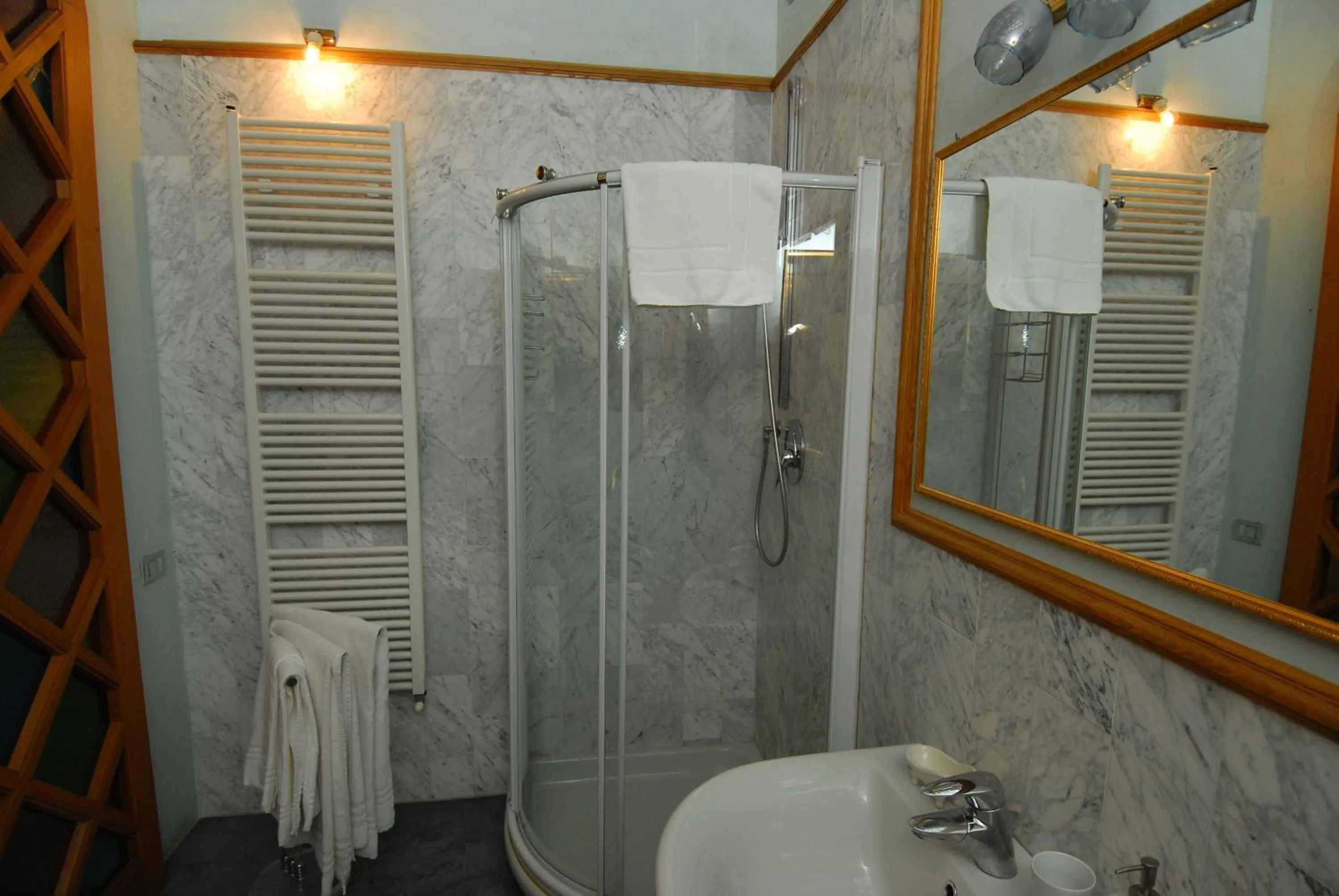 Bathroom in B&B Cavour10 Firenze