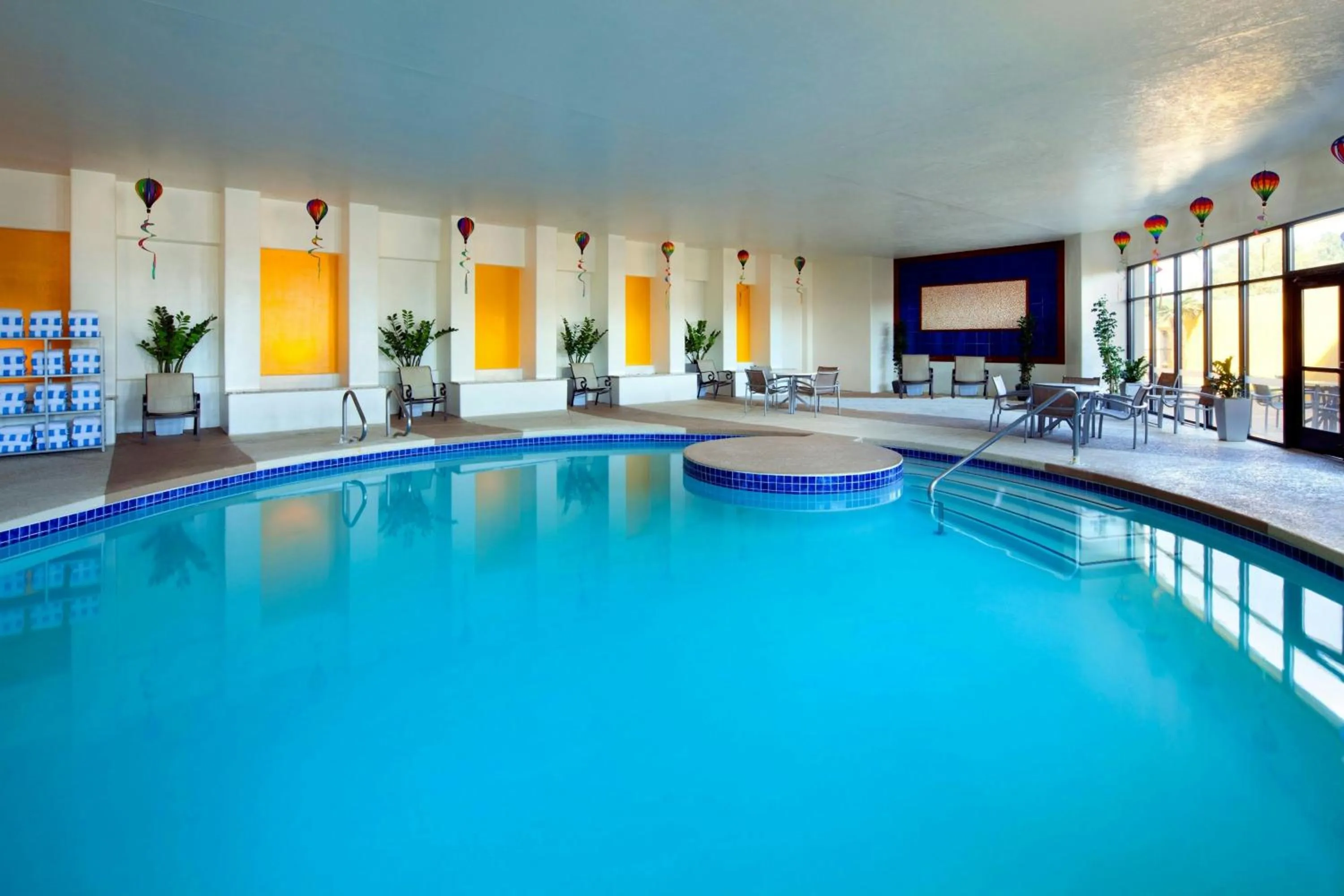 Swimming pool in Sheraton Albuquerque Uptown by Marriott