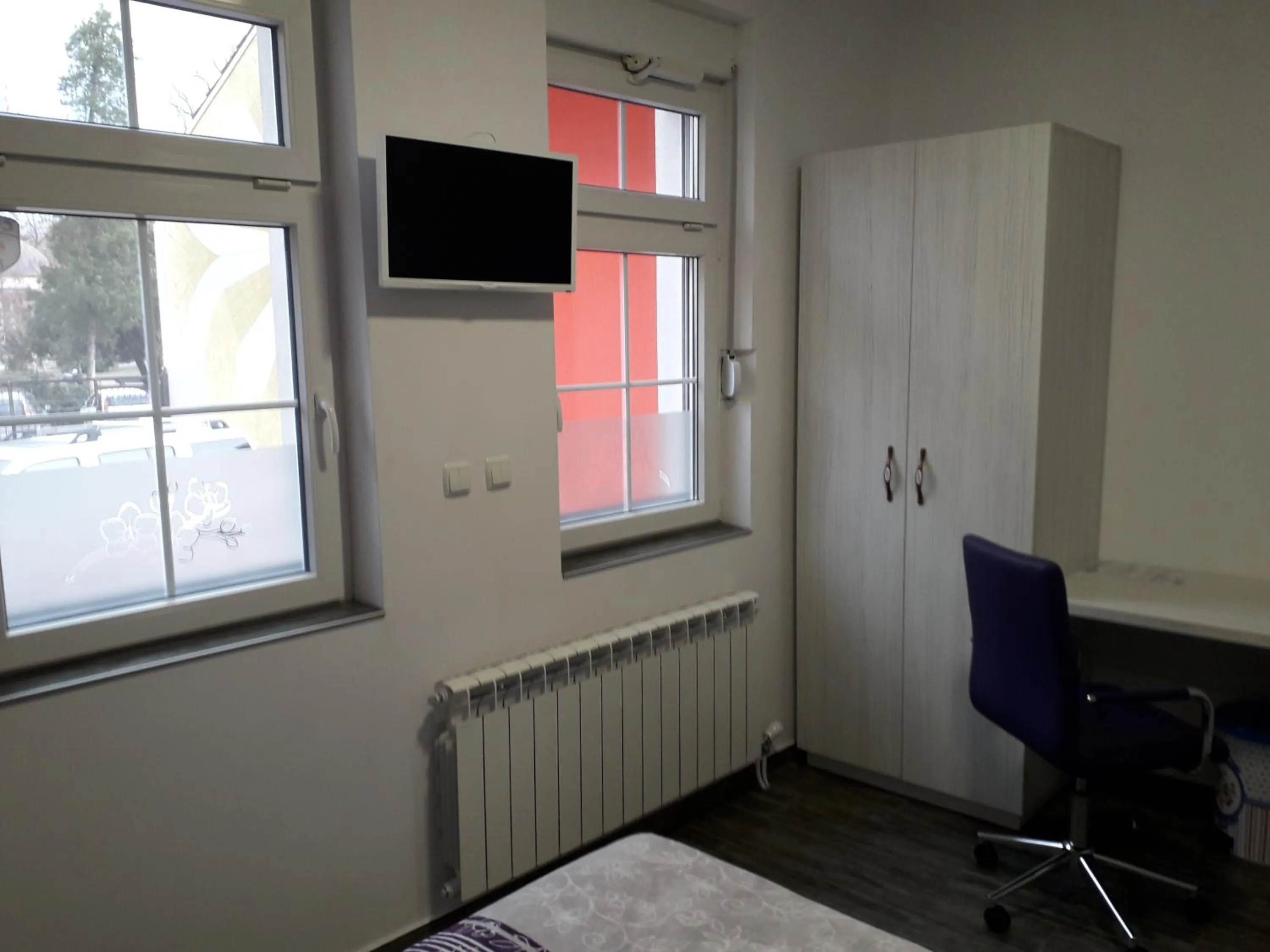 Photo of the whole room in Red House