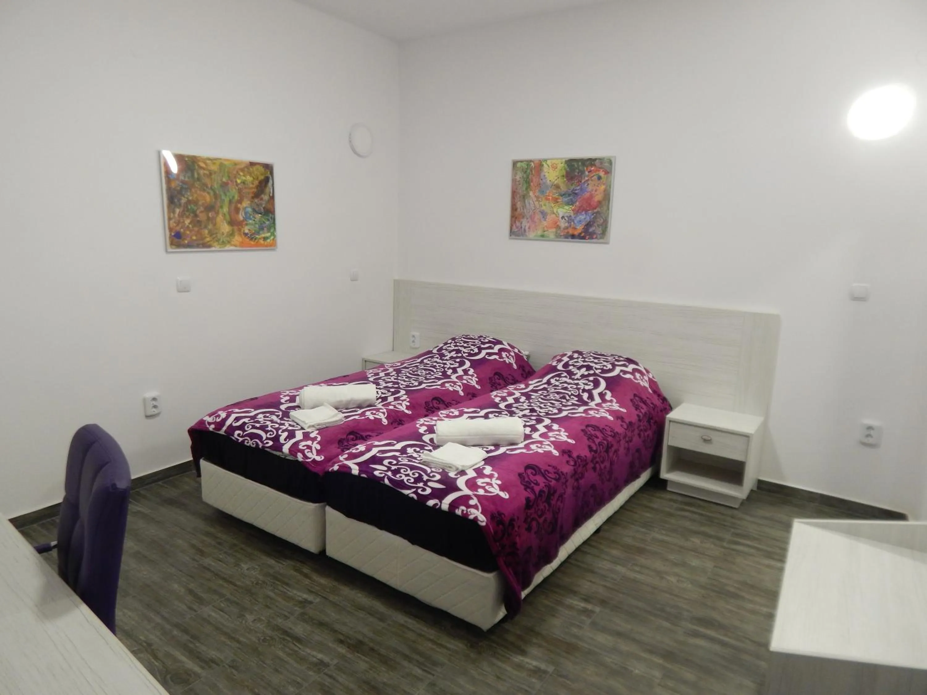 Photo of the whole room, Bed in Red House