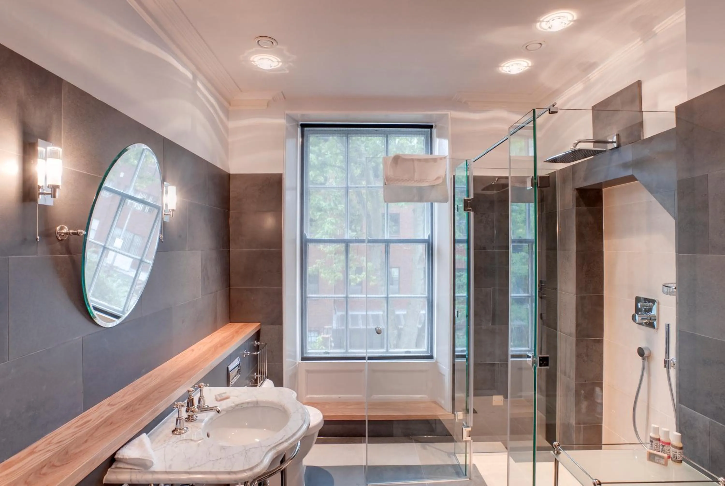 Toilet in Southernhay House Hotel