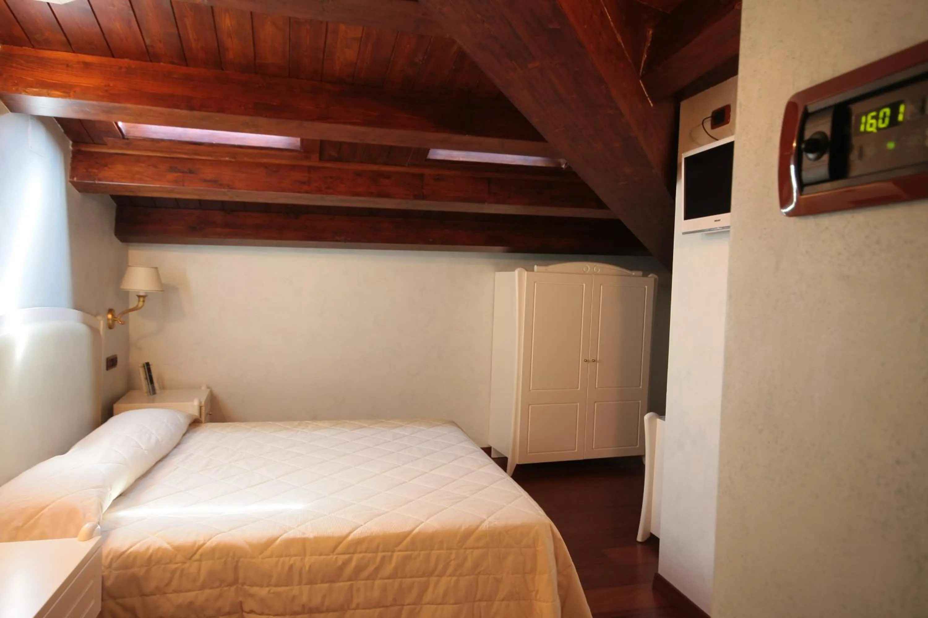 Bedroom, Bed in Hotel Rojan