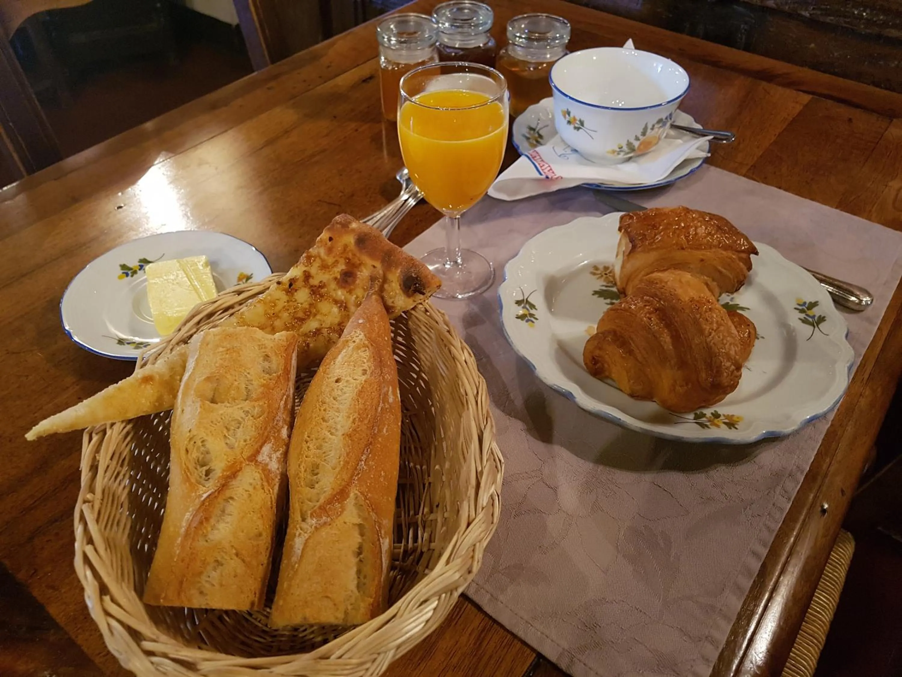 Breakfast in Hostellerie du Vieux Pérouges