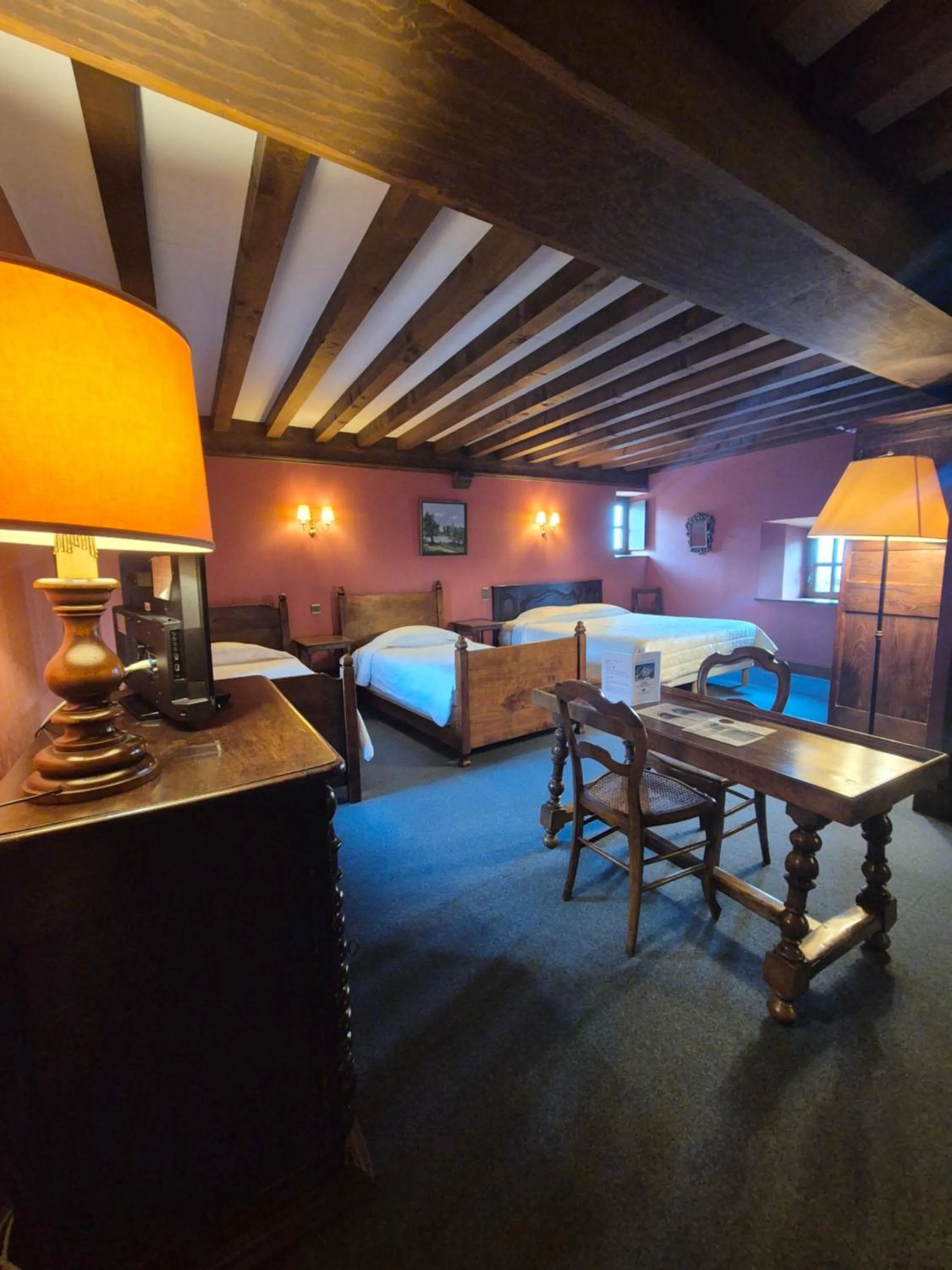 Hostellerie du Vieux Pérouges