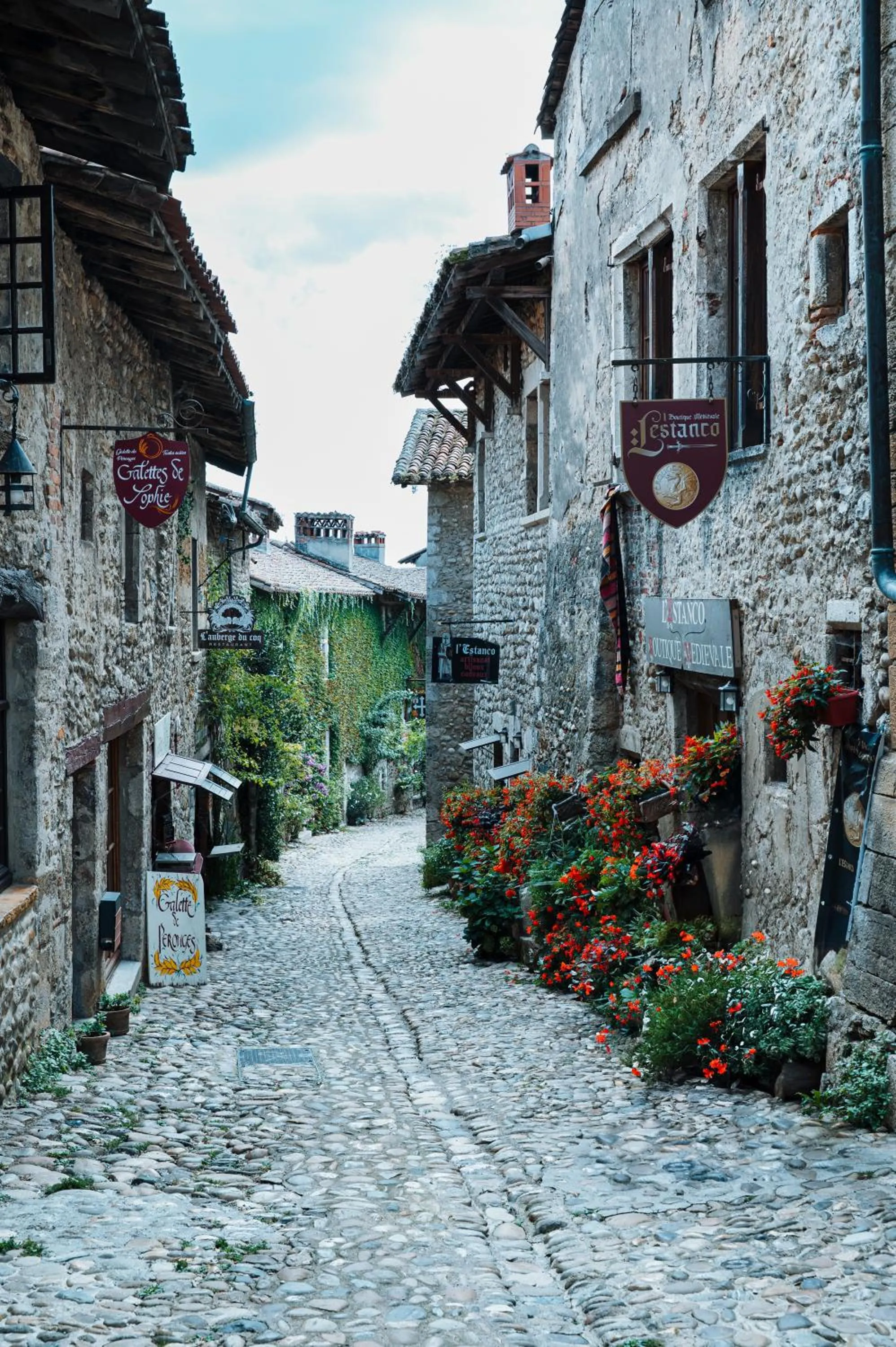 Day in Hostellerie du Vieux Pérouges