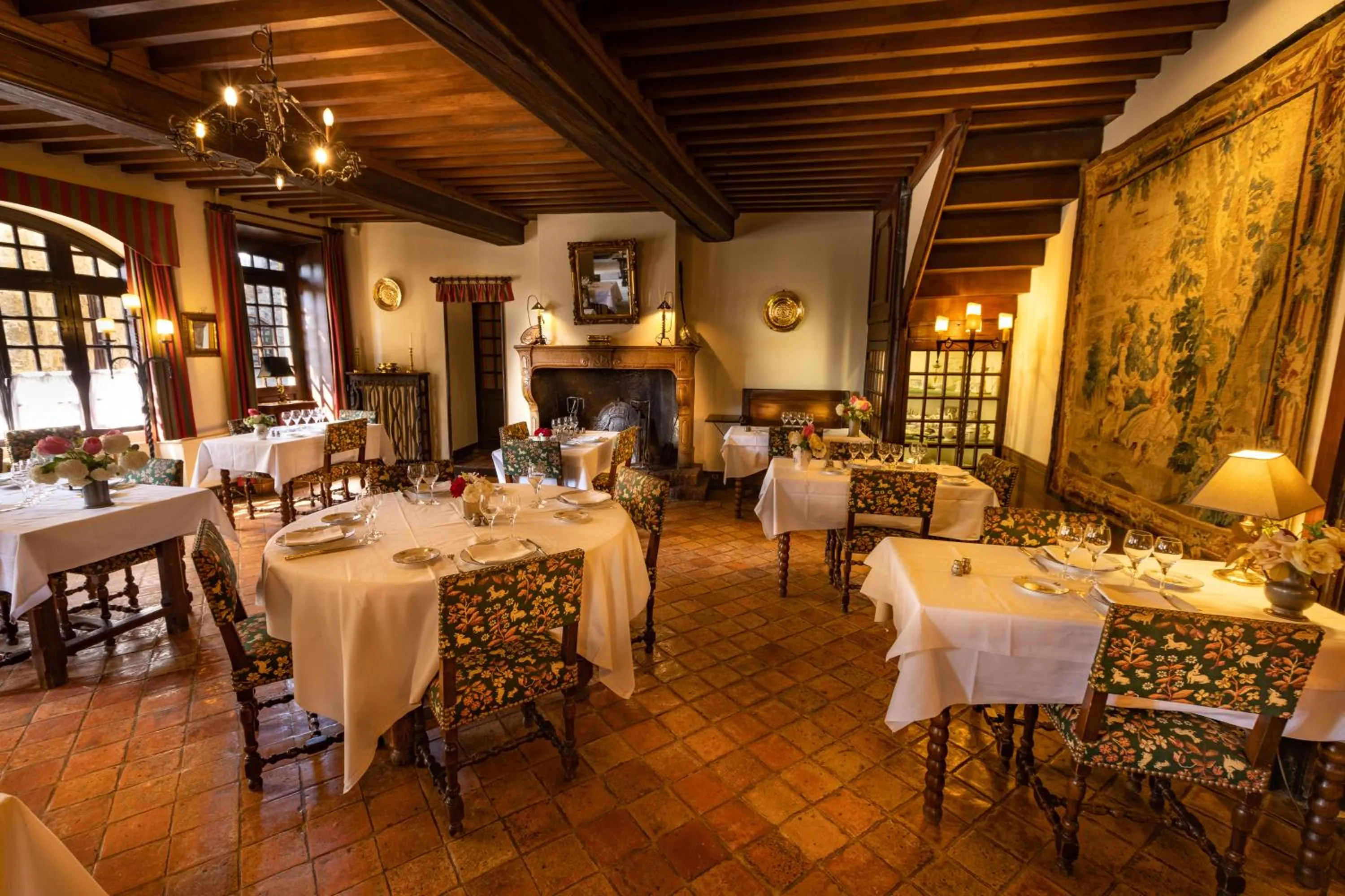 Restaurant/places to eat in Hostellerie du Vieux Pérouges