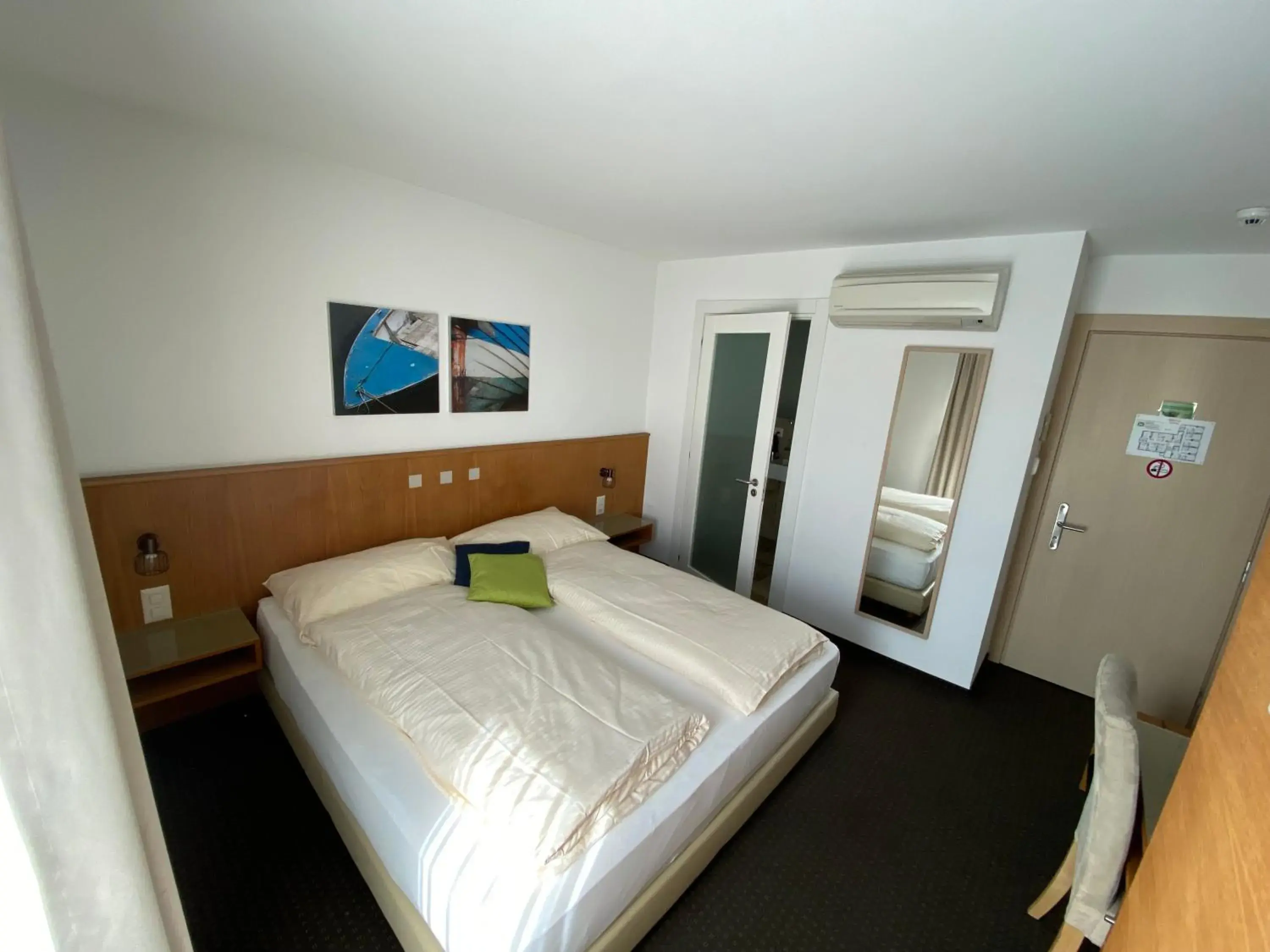 Economy Double Room - single occupancy in Businesshotel Lux Economy Double Room - single occupancy in Businesshotel Lux