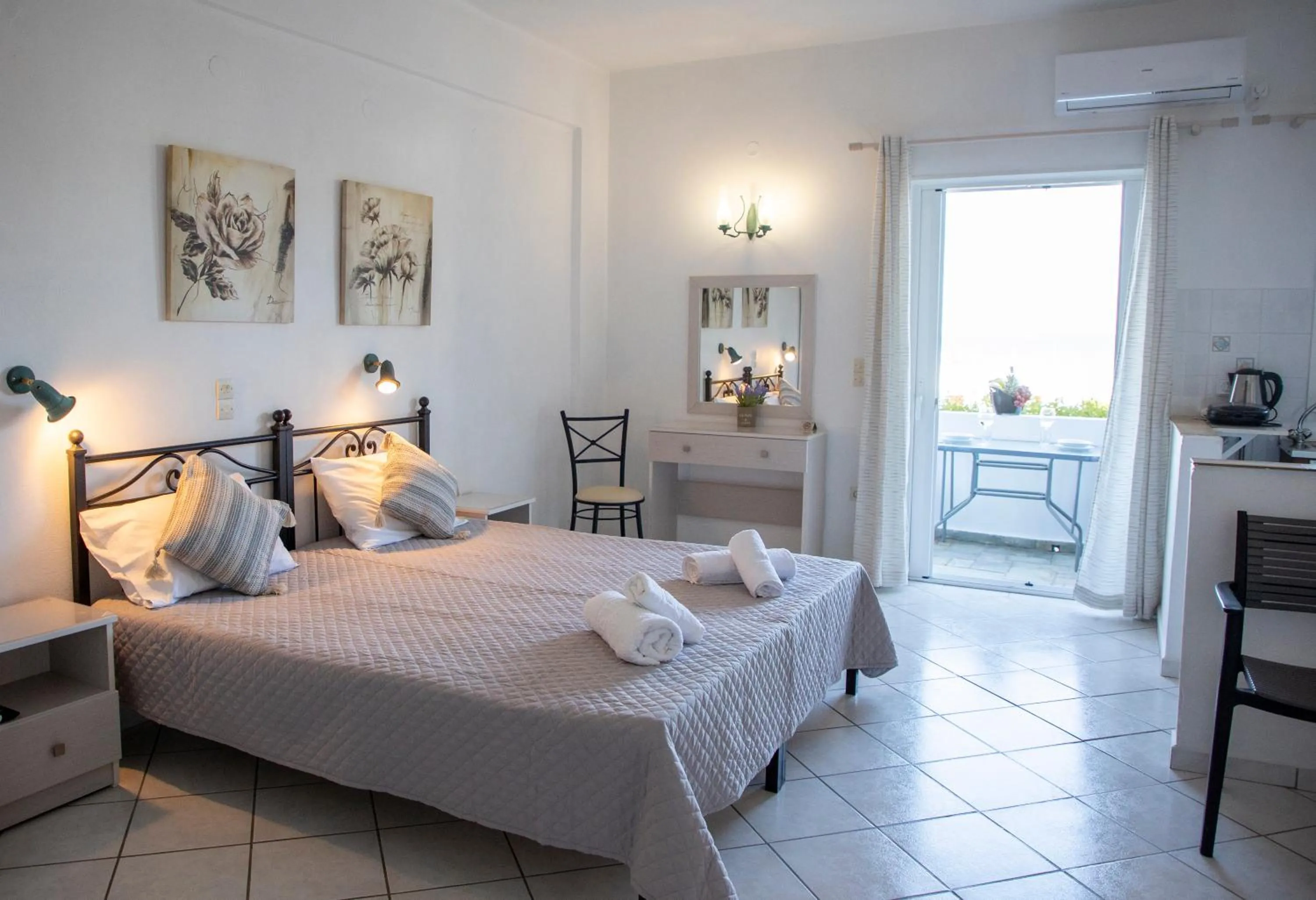 Bed in Sunrise Studios