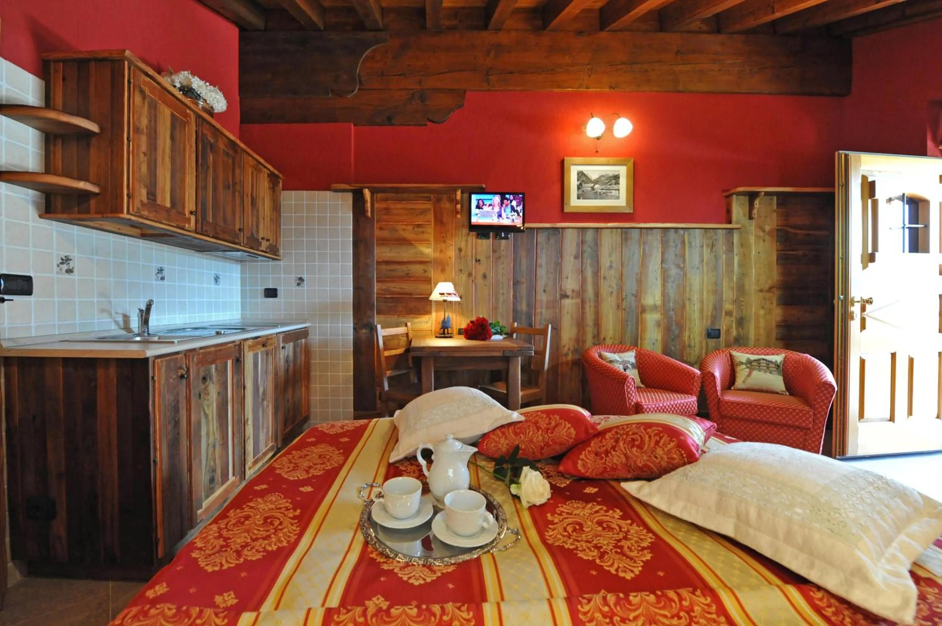 Photo of the whole room, Bed in Gresil Residence