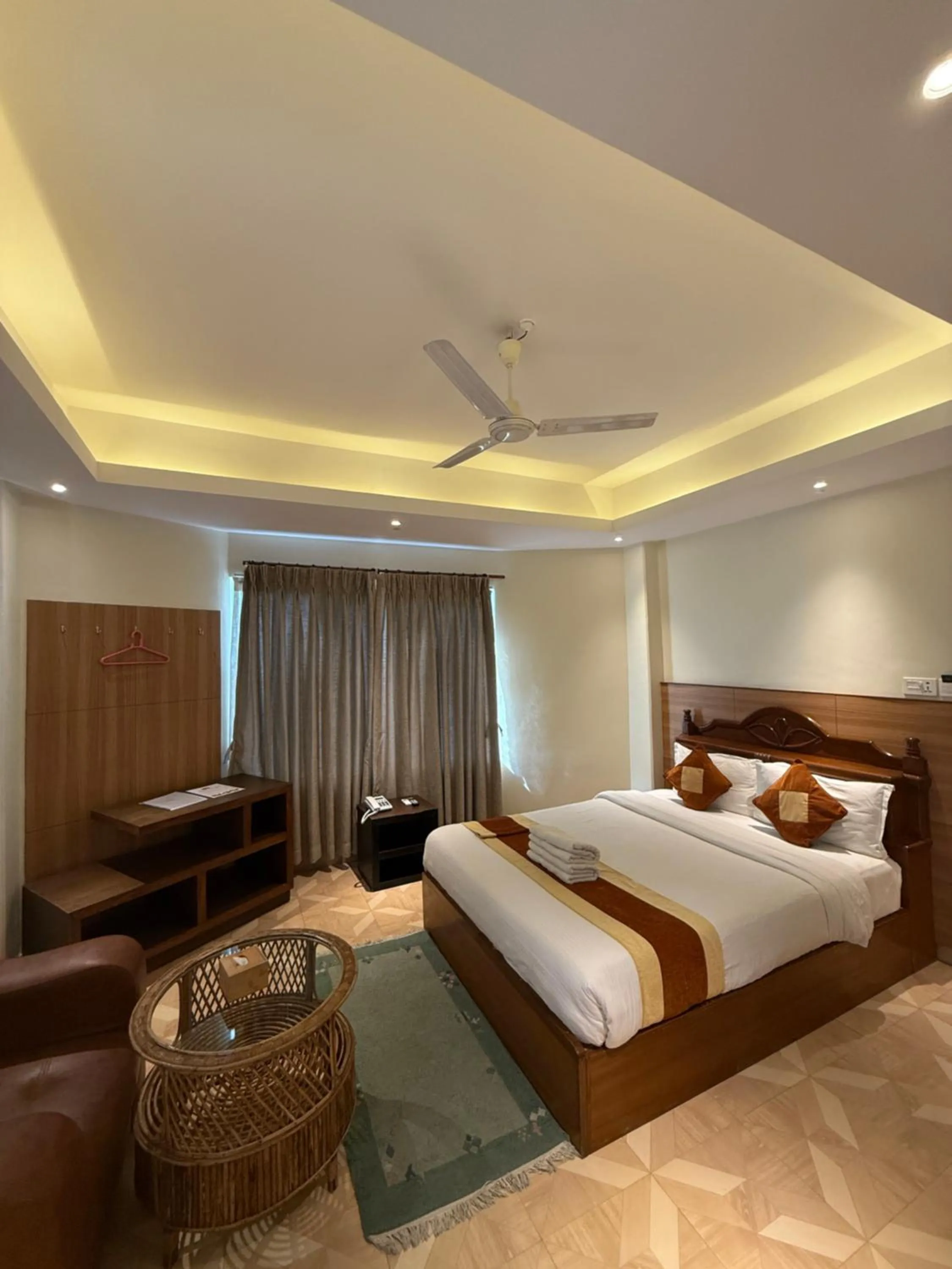 Bedroom, Bed in Hotel Middle Path & Spa