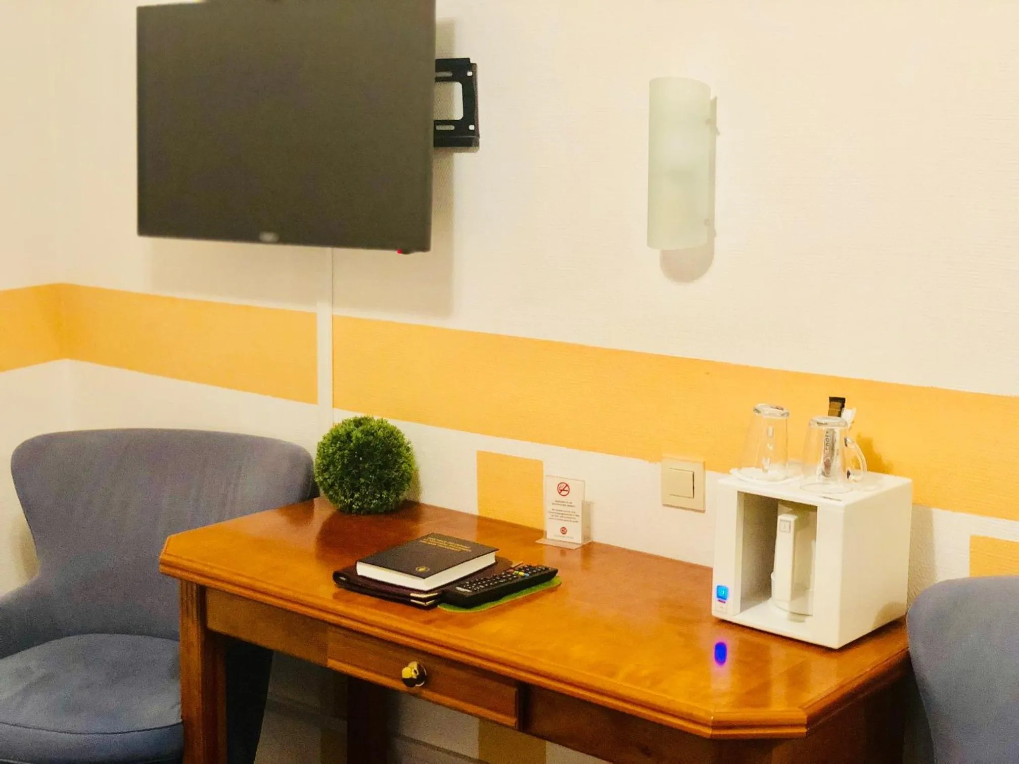 Seating area in Hotel Condor